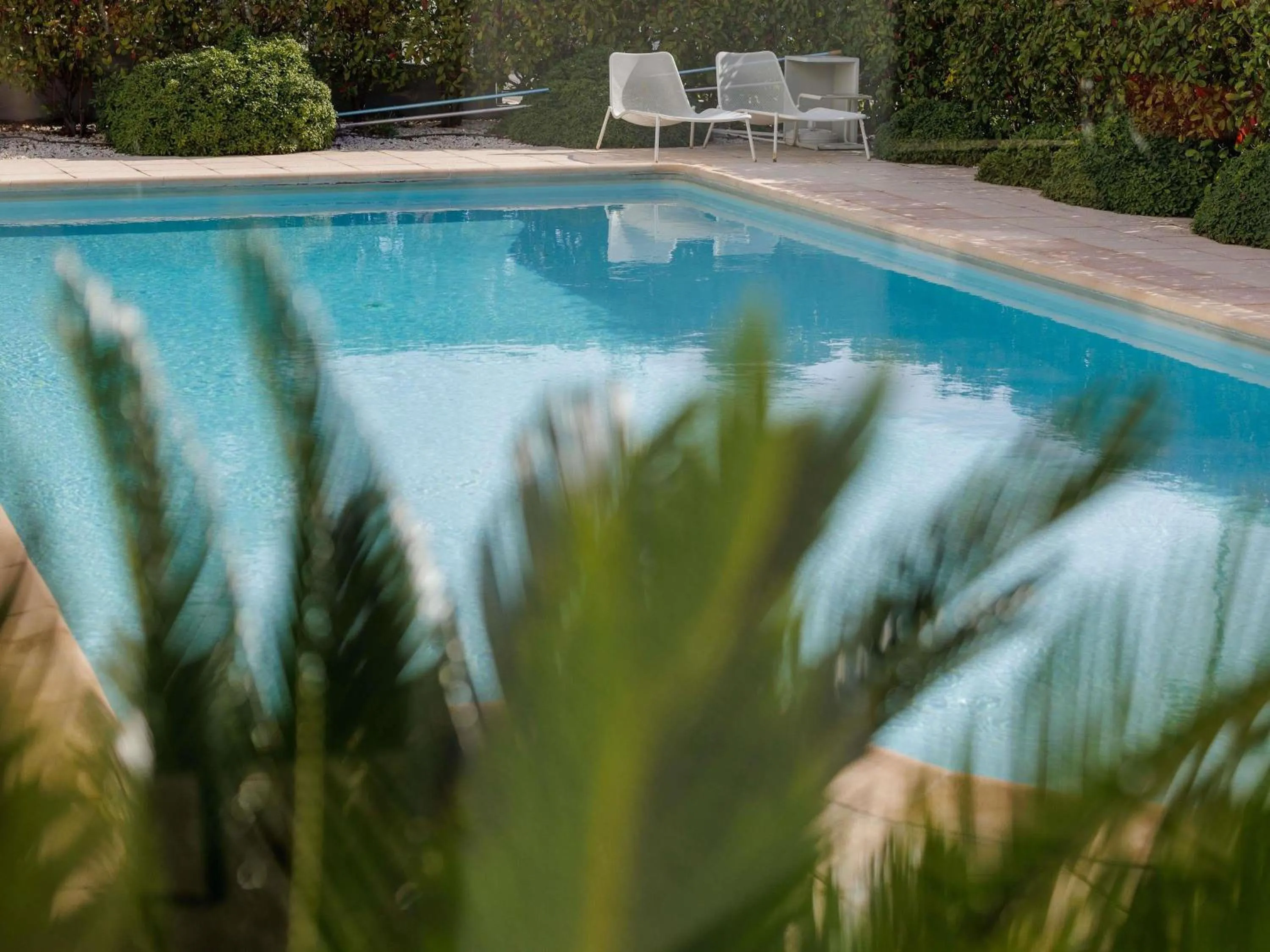 Pool view in ibis Toulon La Valette