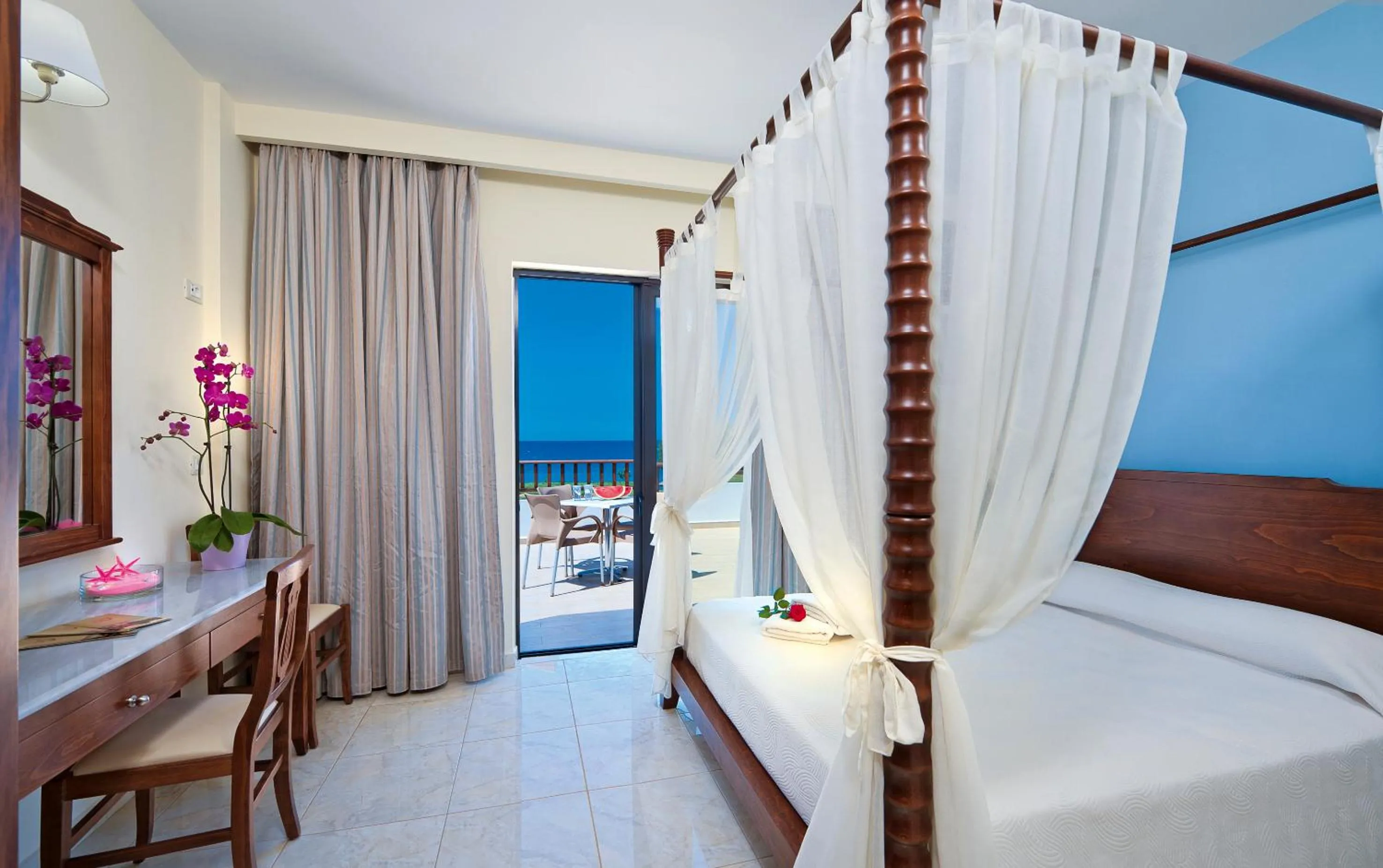 Bed in Geraniotis Hotel and Resort