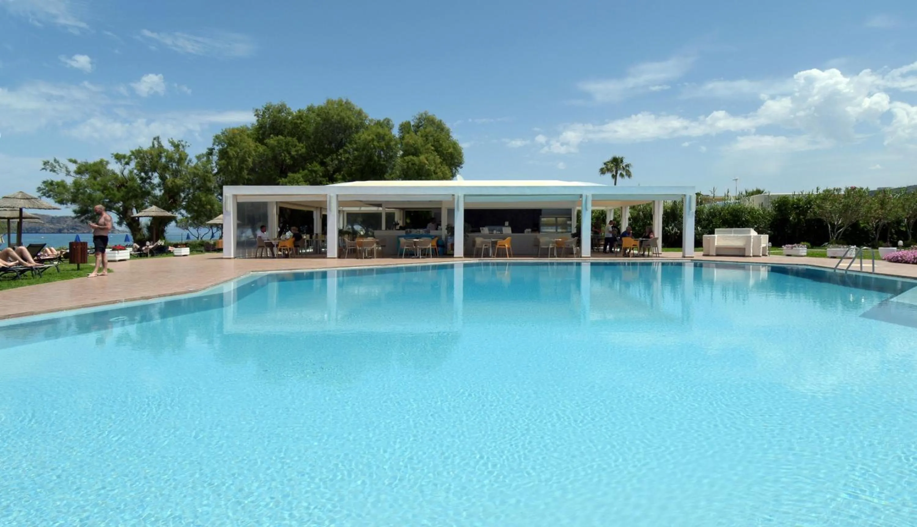 Lounge or bar in Geraniotis Hotel and Resort