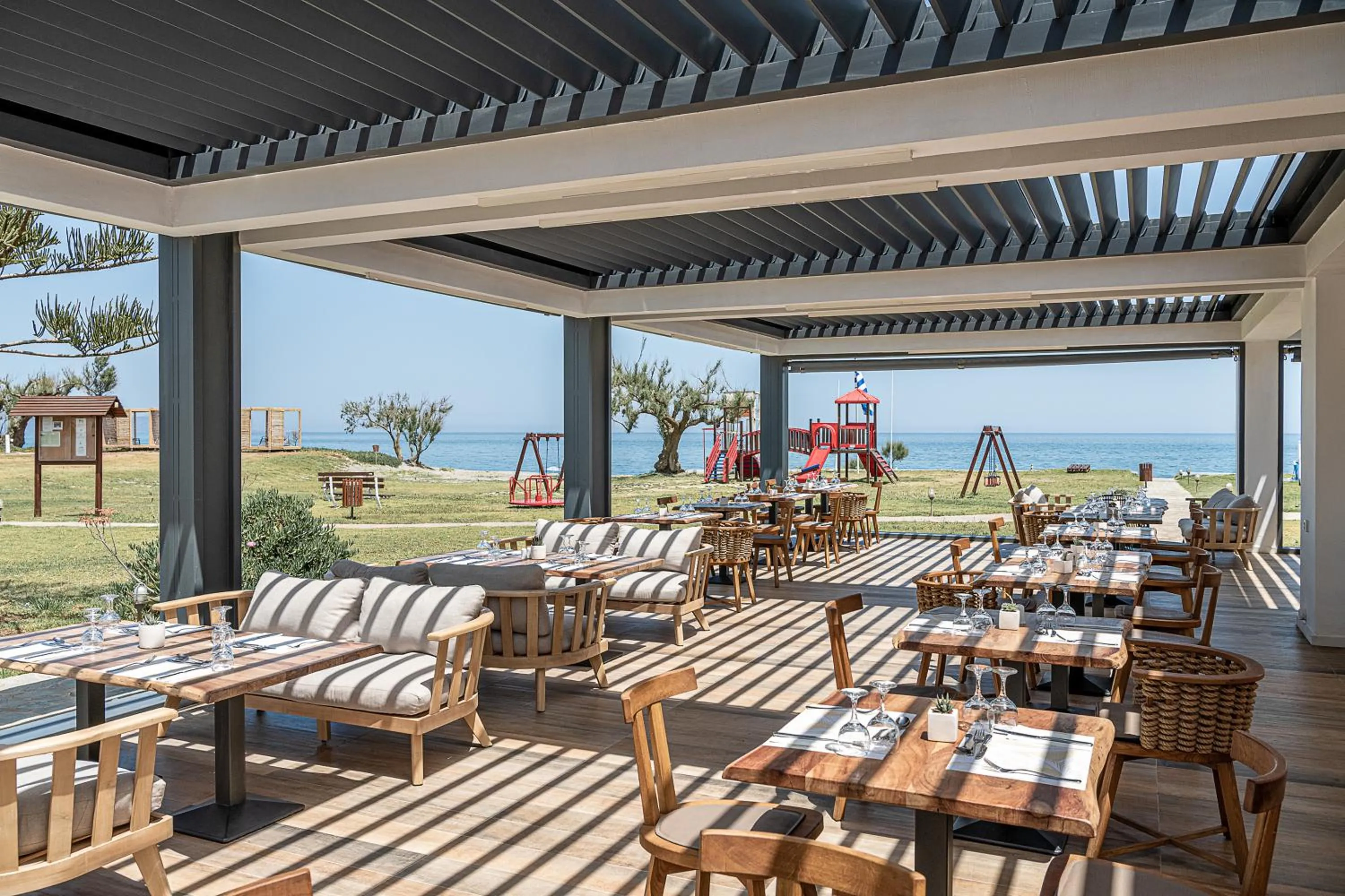 Restaurant/places to eat in Geraniotis Hotel and Resort