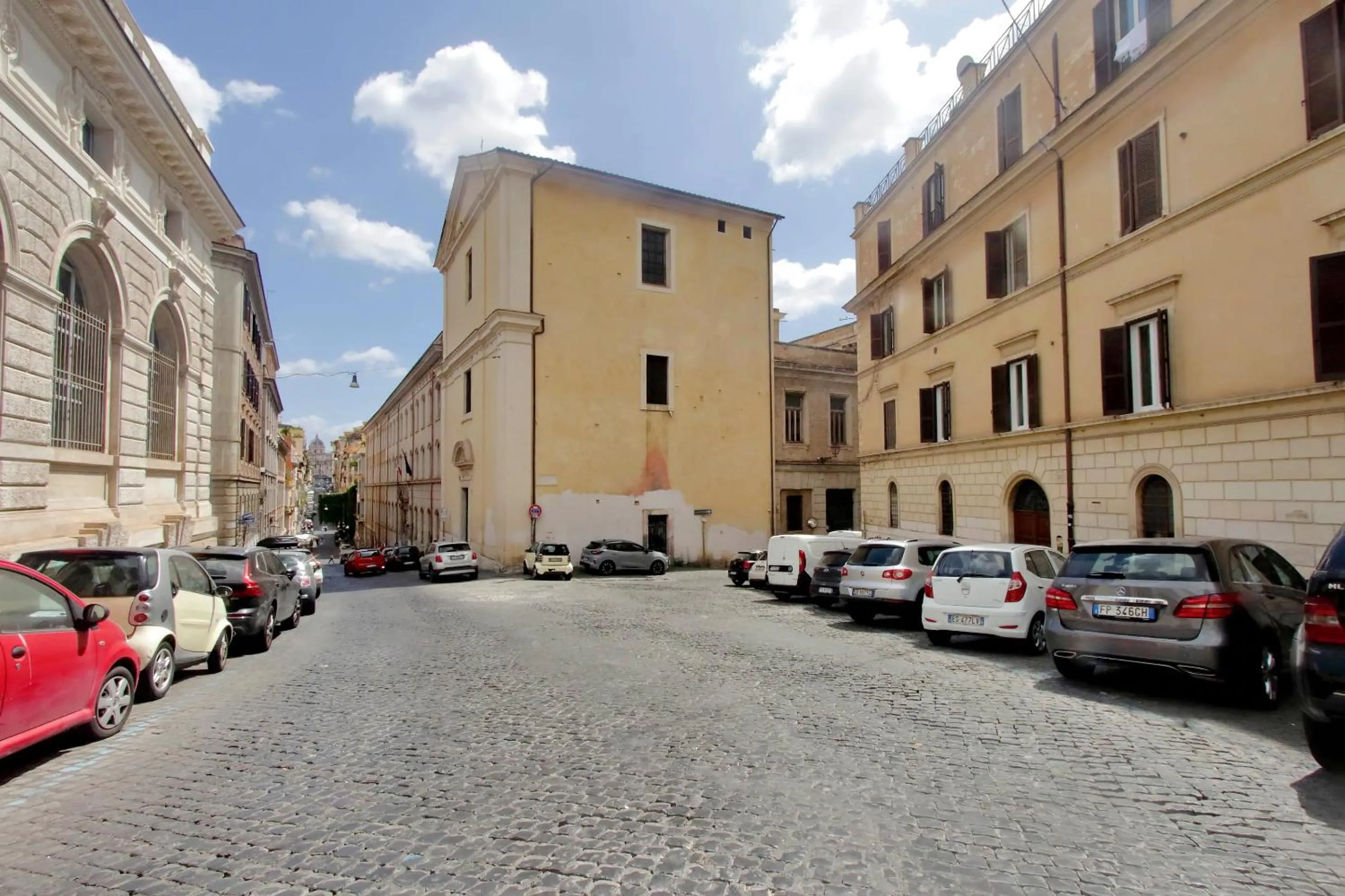 Facade/entrance in Monti Panisperna suites