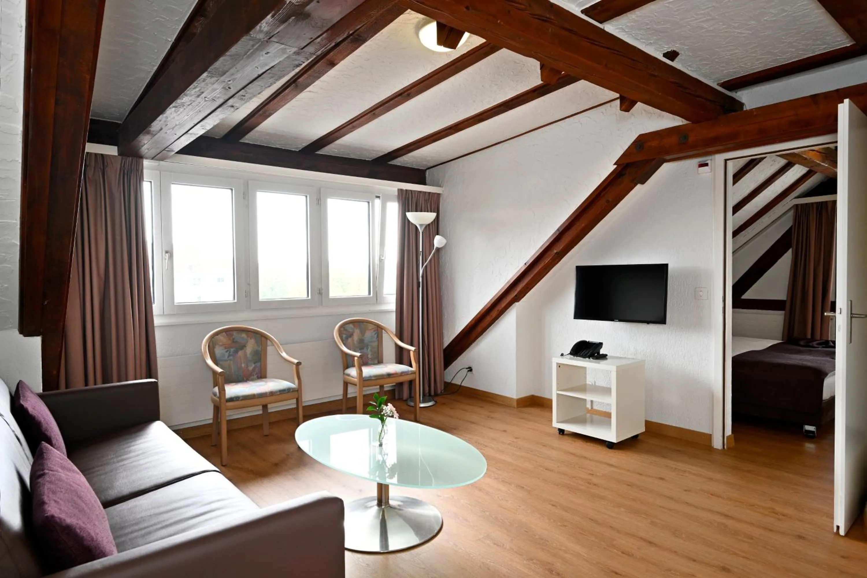 Photo of the whole room in Olympia Hotel Zurich