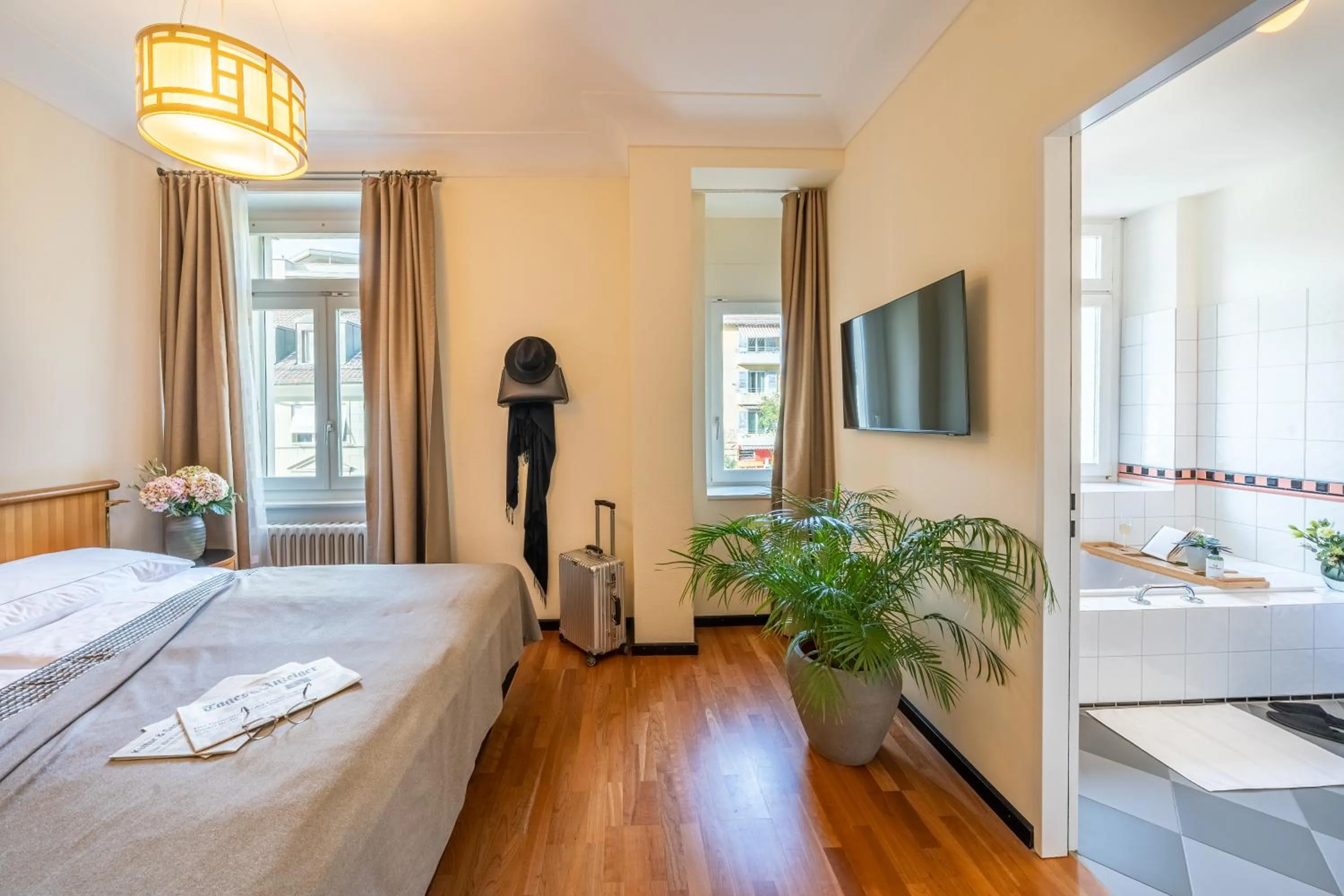 Photo of the whole room in Art Deco Hotel Montana