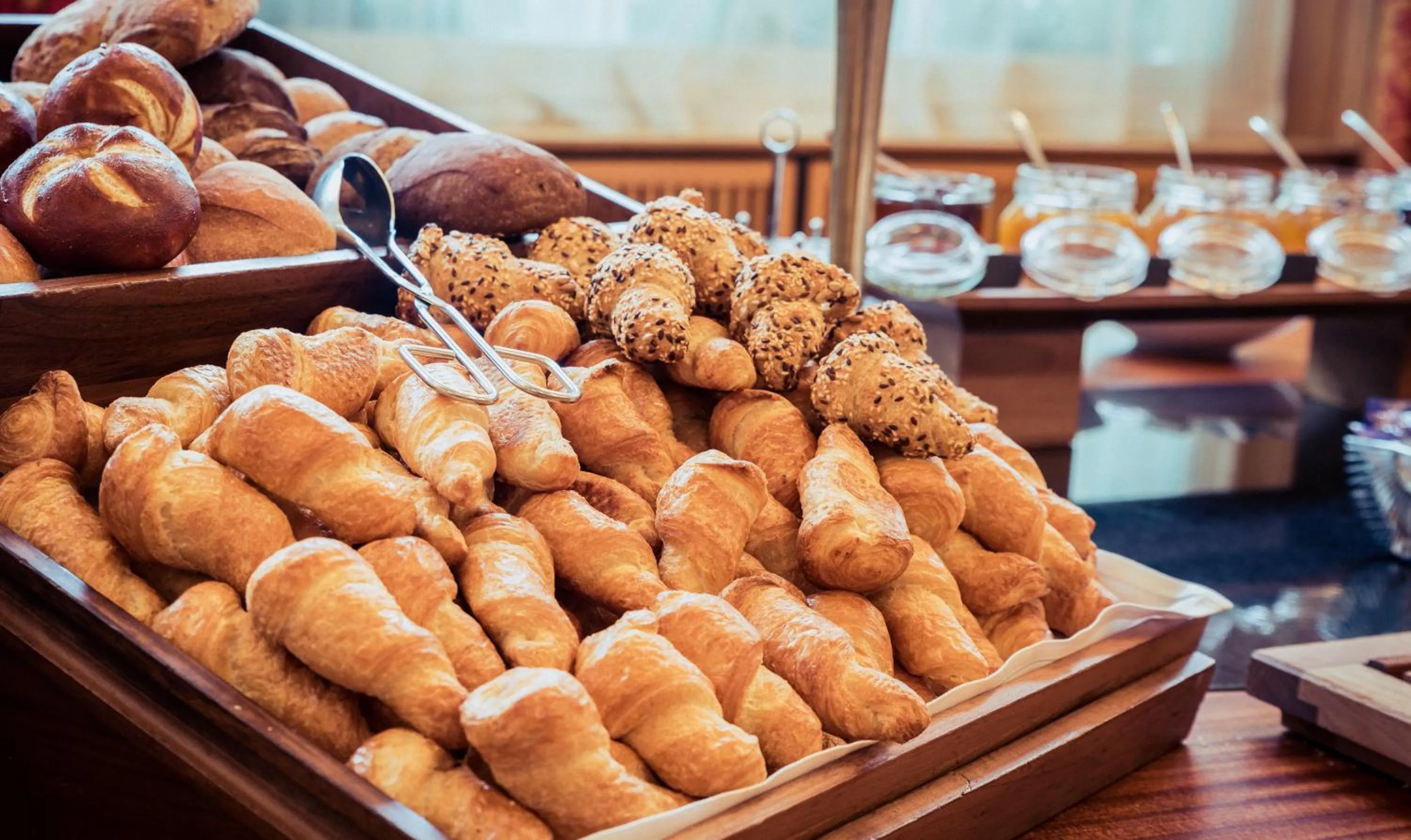 Buffet breakfast, Food in Art Deco Hotel Montana