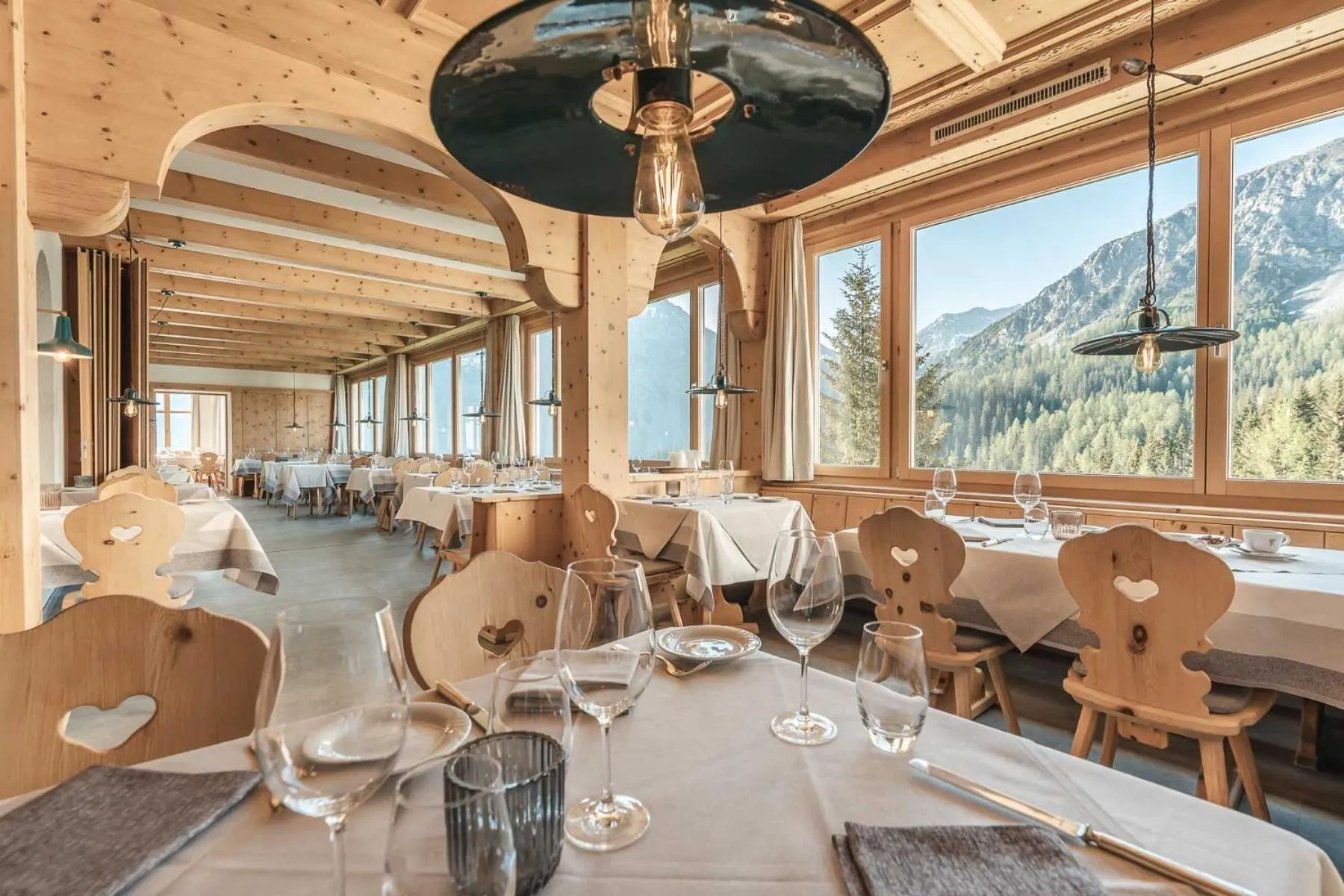Restaurant/places to eat in Hotel Alpensonne - Panoramazimmer & Restaurant