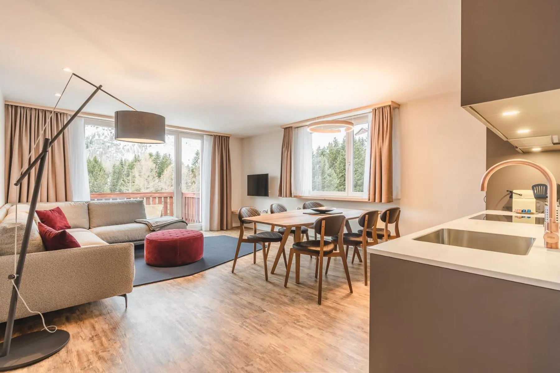 Kitchen or kitchenette in Hotel Alpensonne - Panoramazimmer & Restaurant