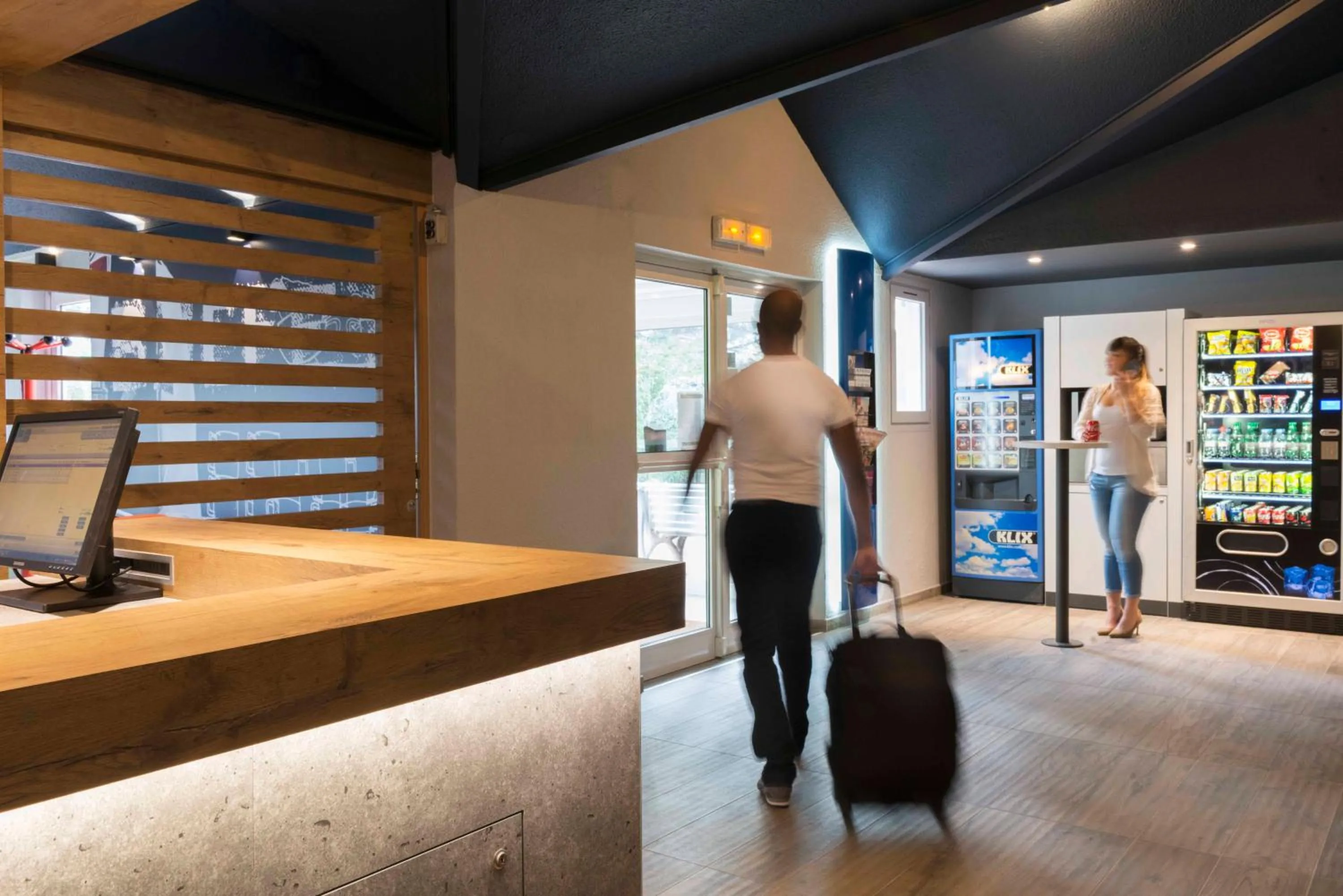 Lobby or reception in Ibis Budget Béziers Est La Giniesse