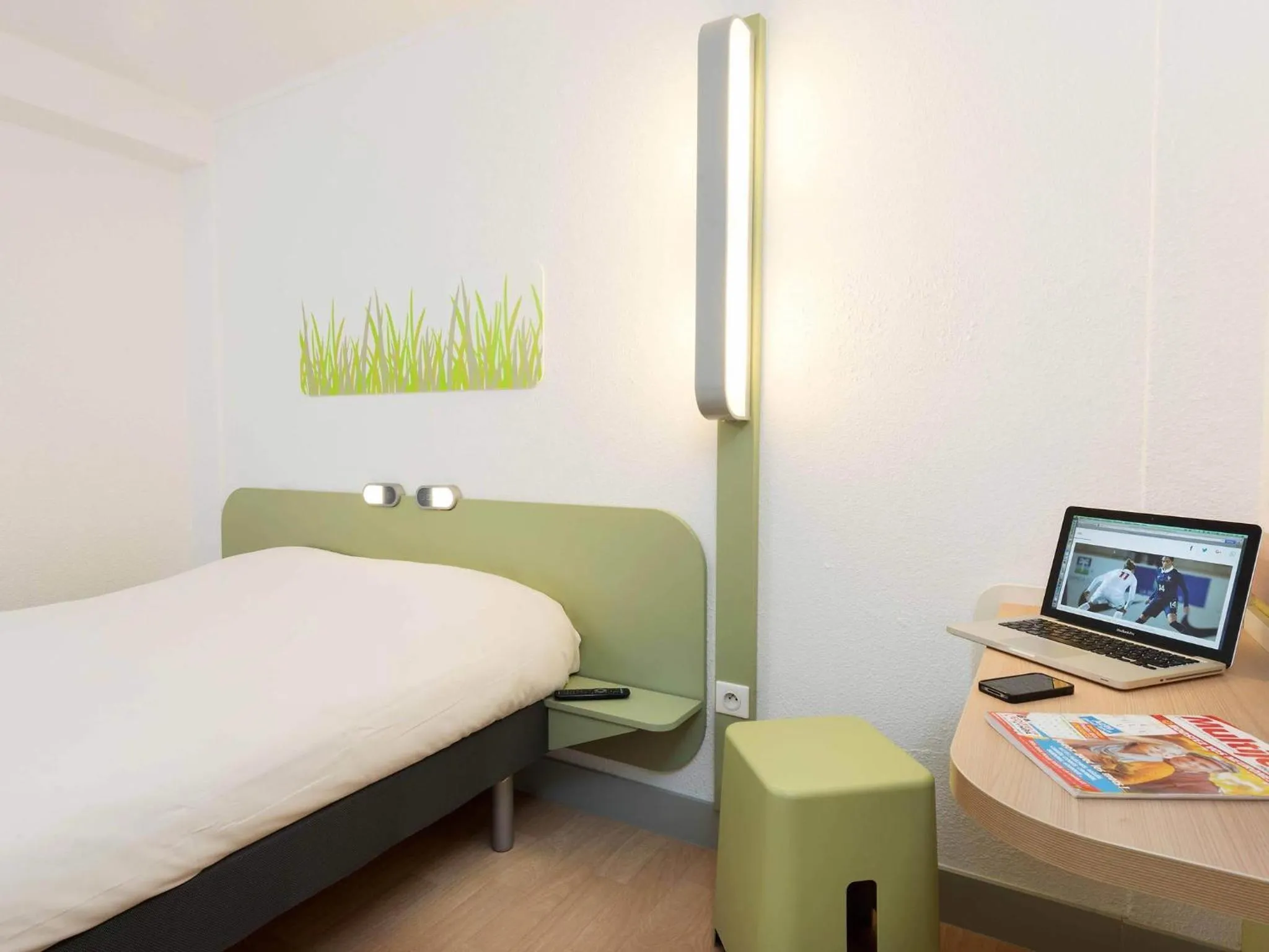 Bedroom, Bed in Ibis Budget Béziers Est La Giniesse