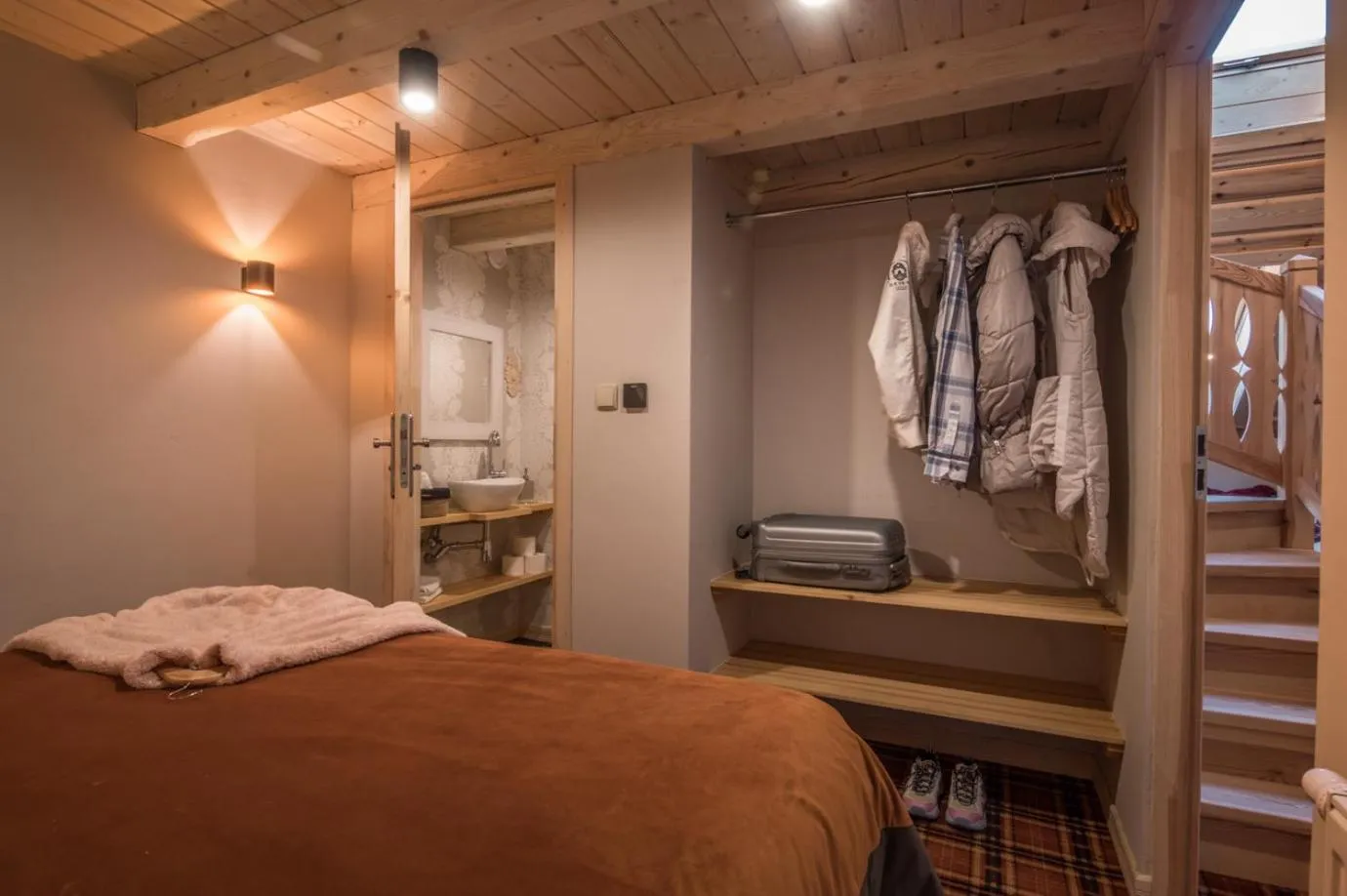 Bedroom, Bed in Stella doro