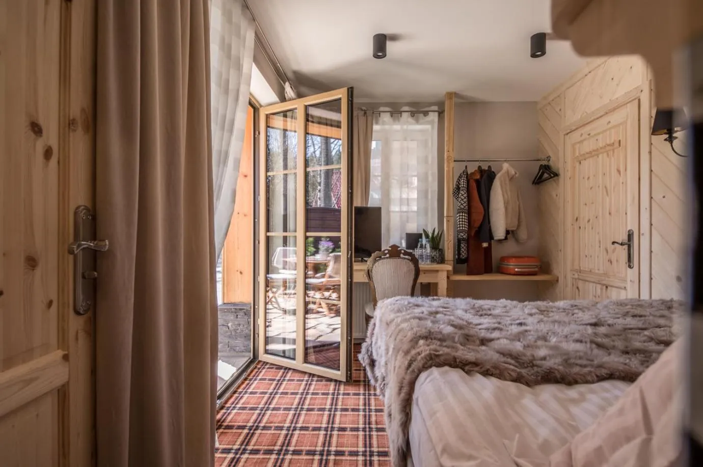 Photo of the whole room, Bed in Stella doro