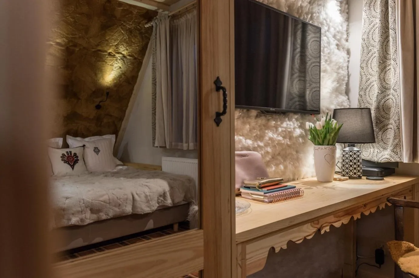 Bedroom, Bed in Stella doro