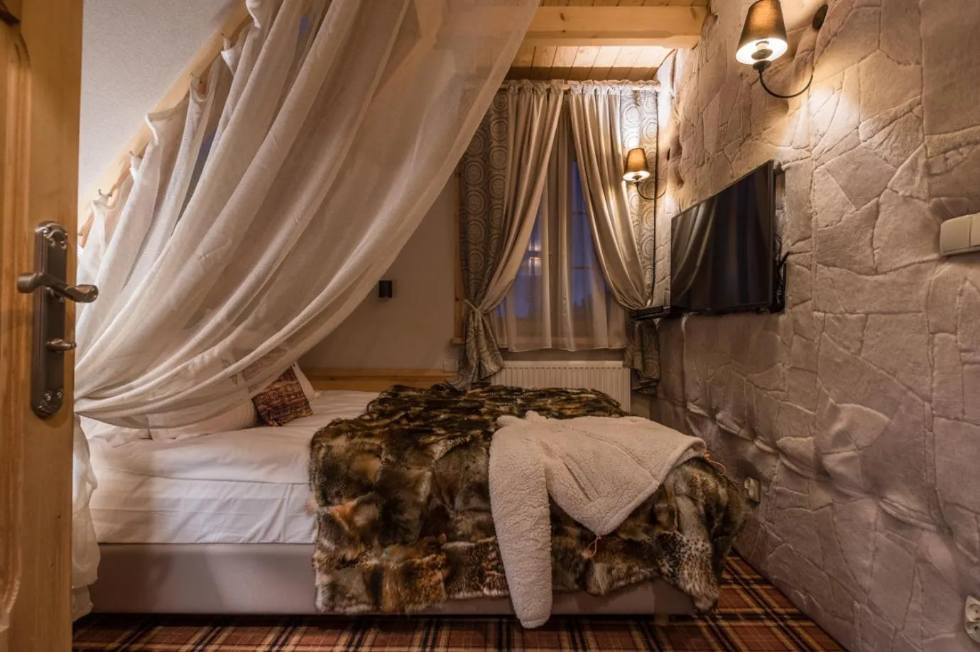 Bedroom, Bed in Stella doro