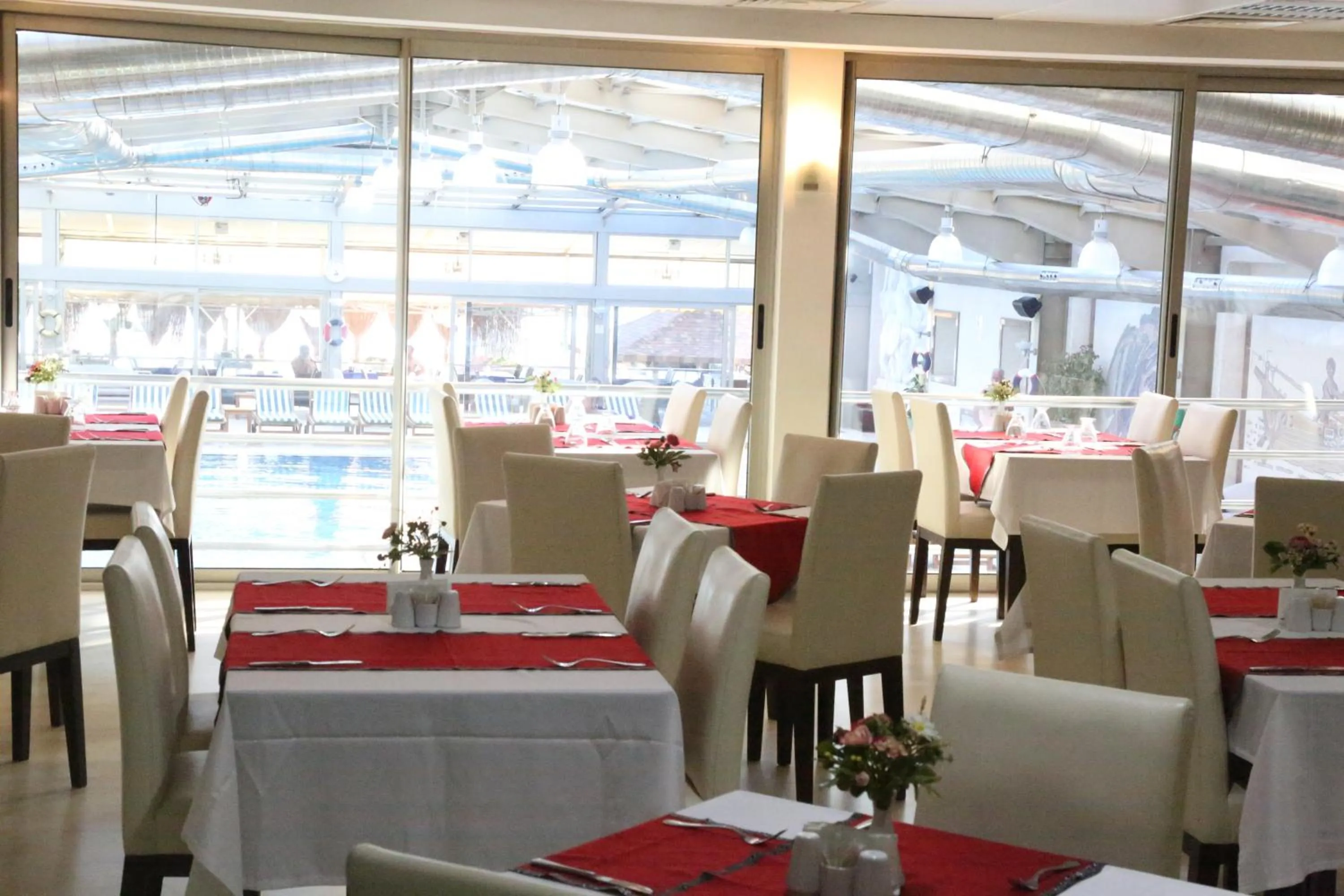 Restaurant/places to eat in Kumburgaz Blue World Hotel