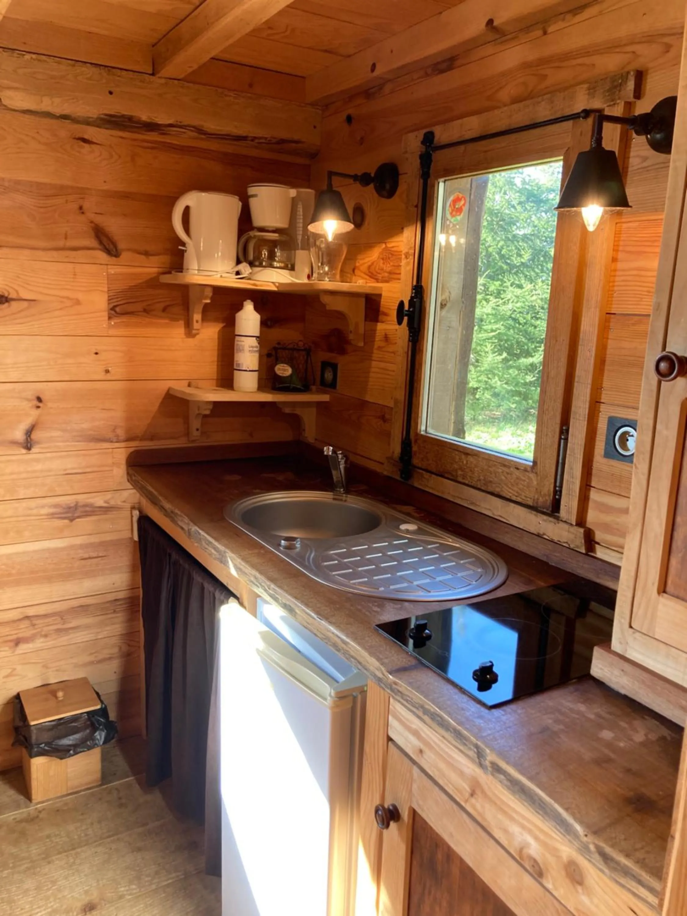 Kitchen or kitchenette in Domaine de Campras B&B