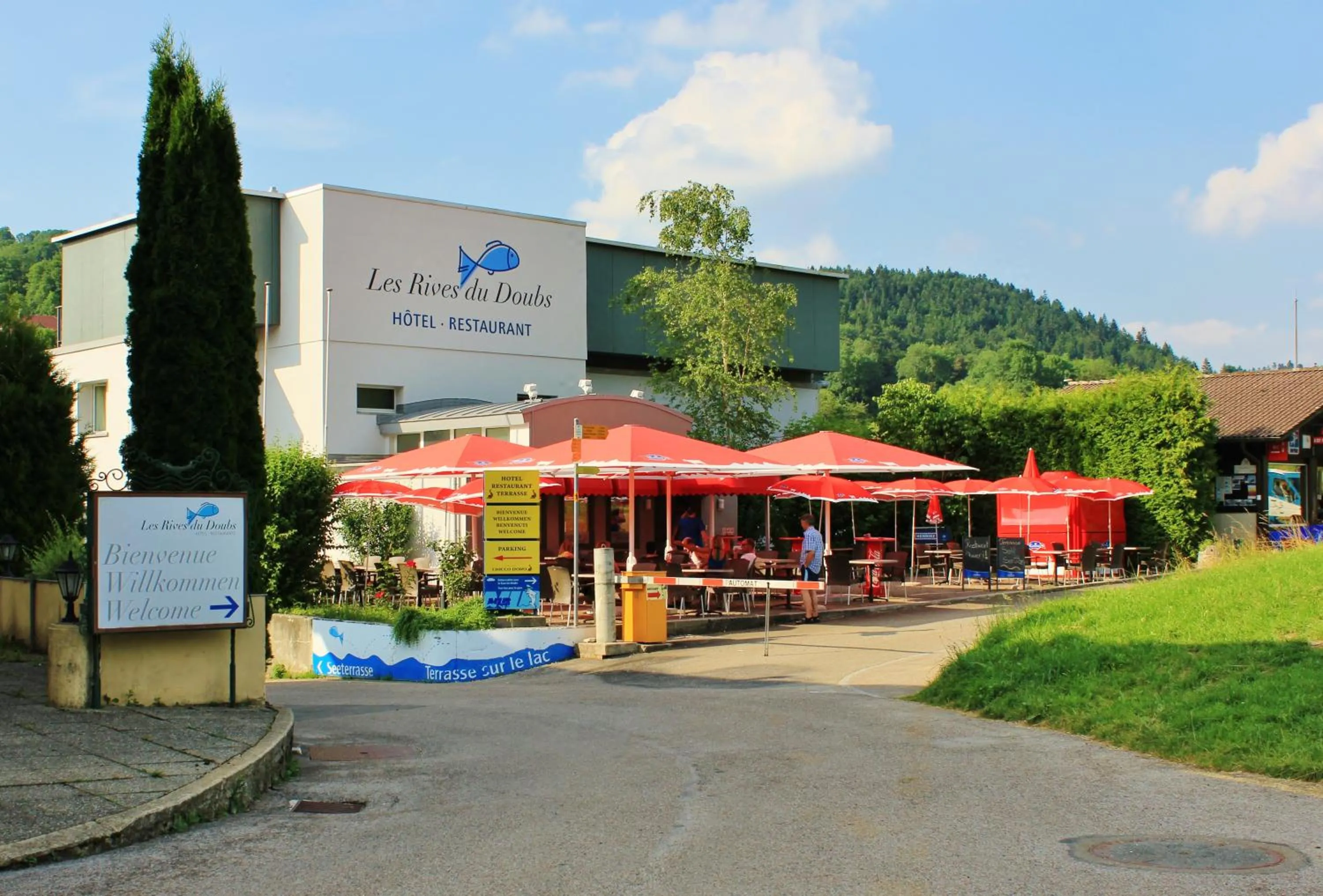 Property building in Hotel Les Rives Du Doubs