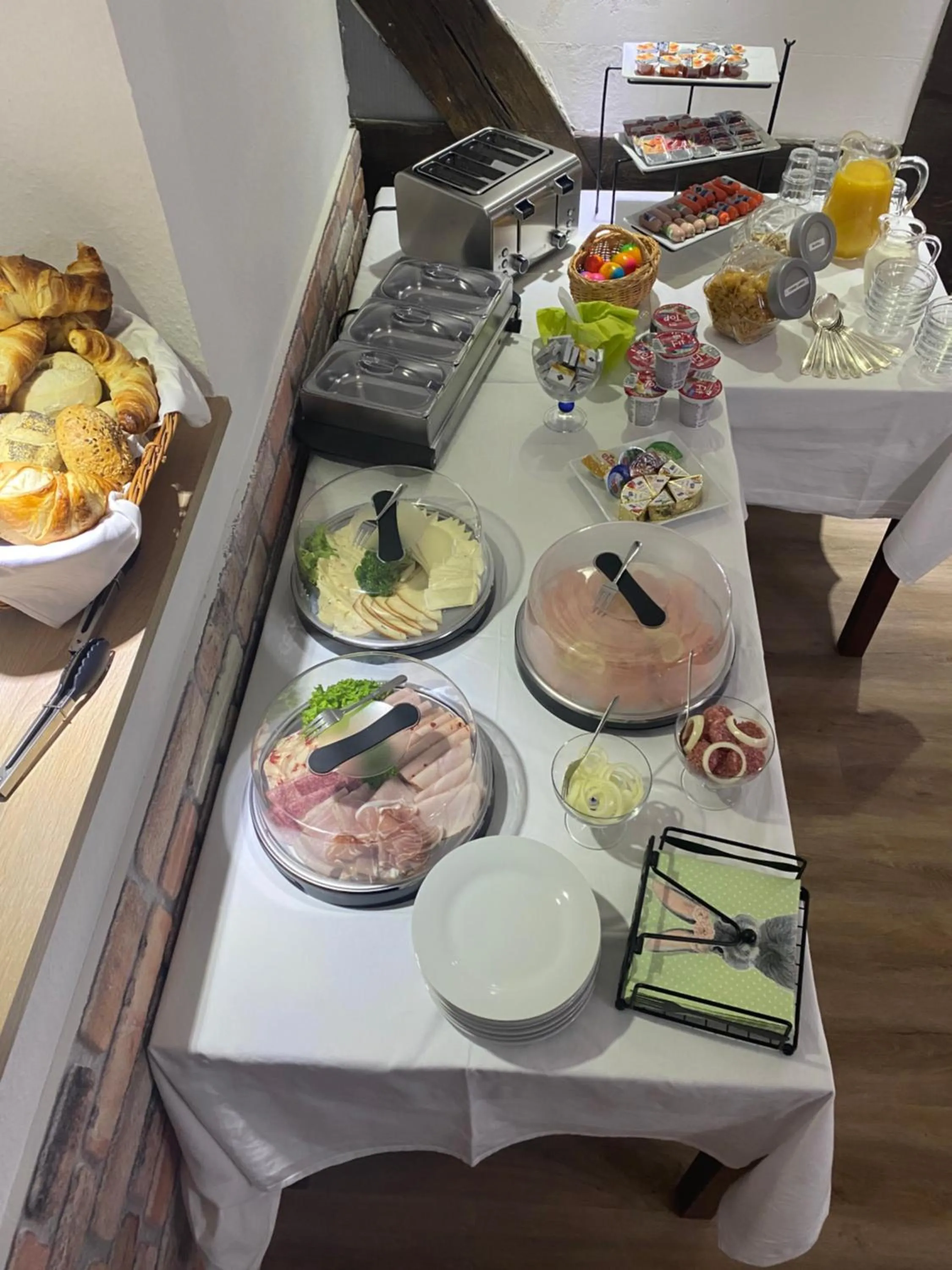 Buffet breakfast in Hotel Unter den Linden