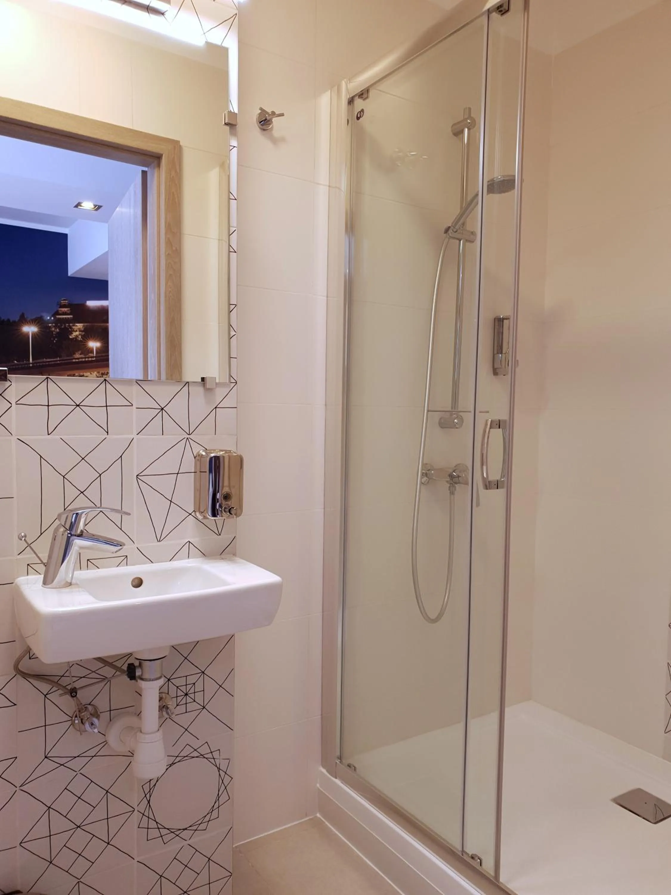 Shower in Hostel Annamarie