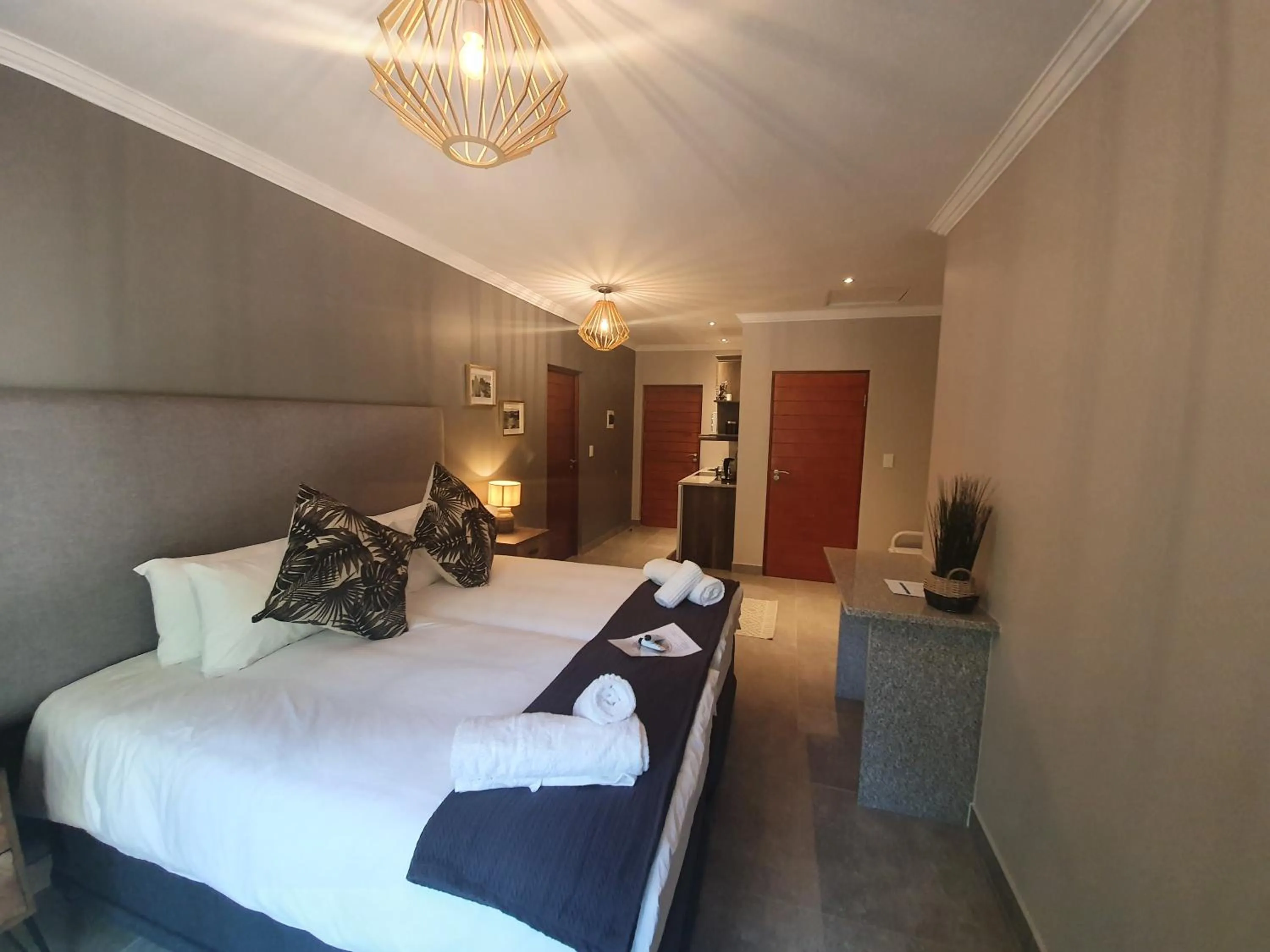 Bedroom, Bed in Sleep@84