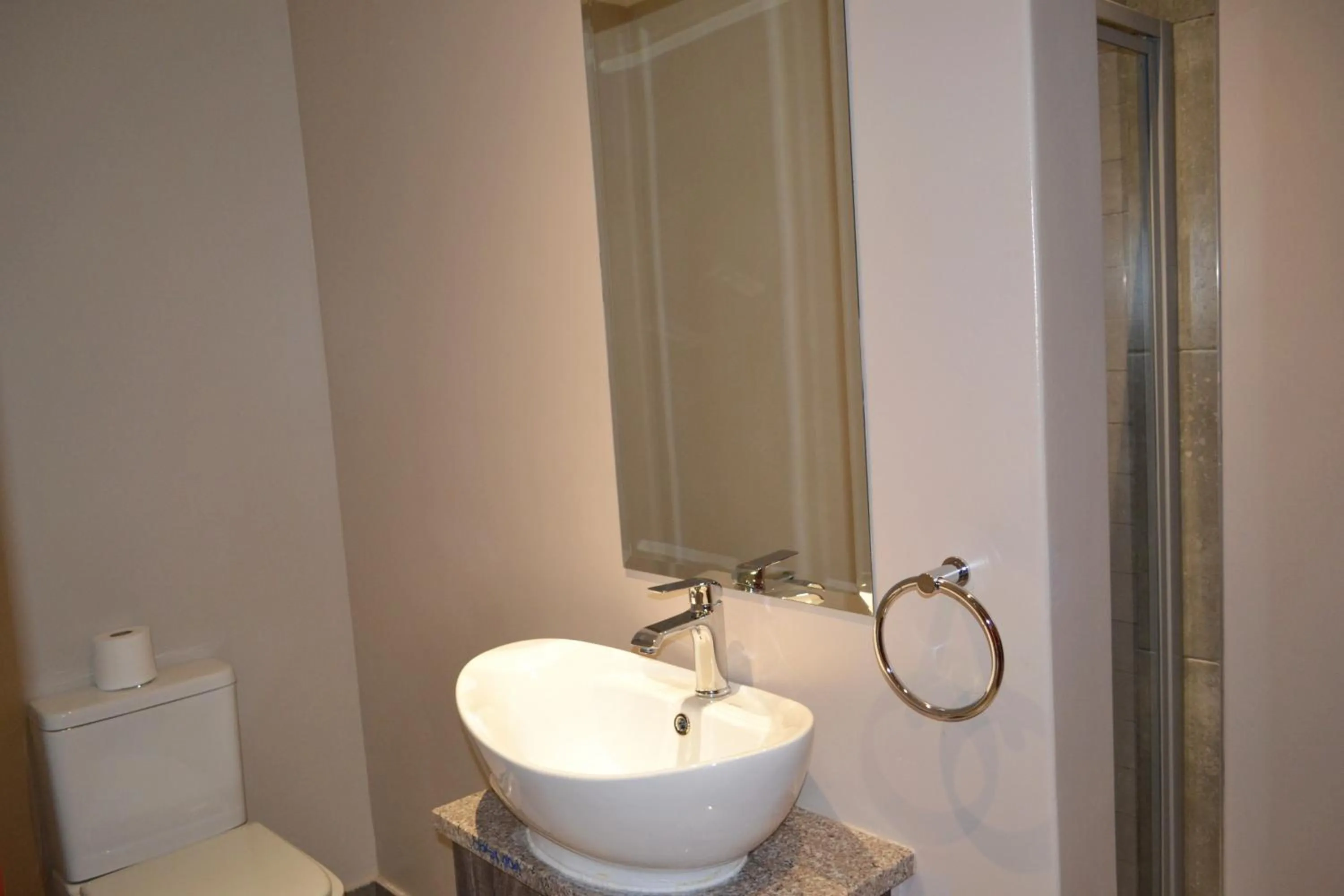 Bathroom in Sleep@84