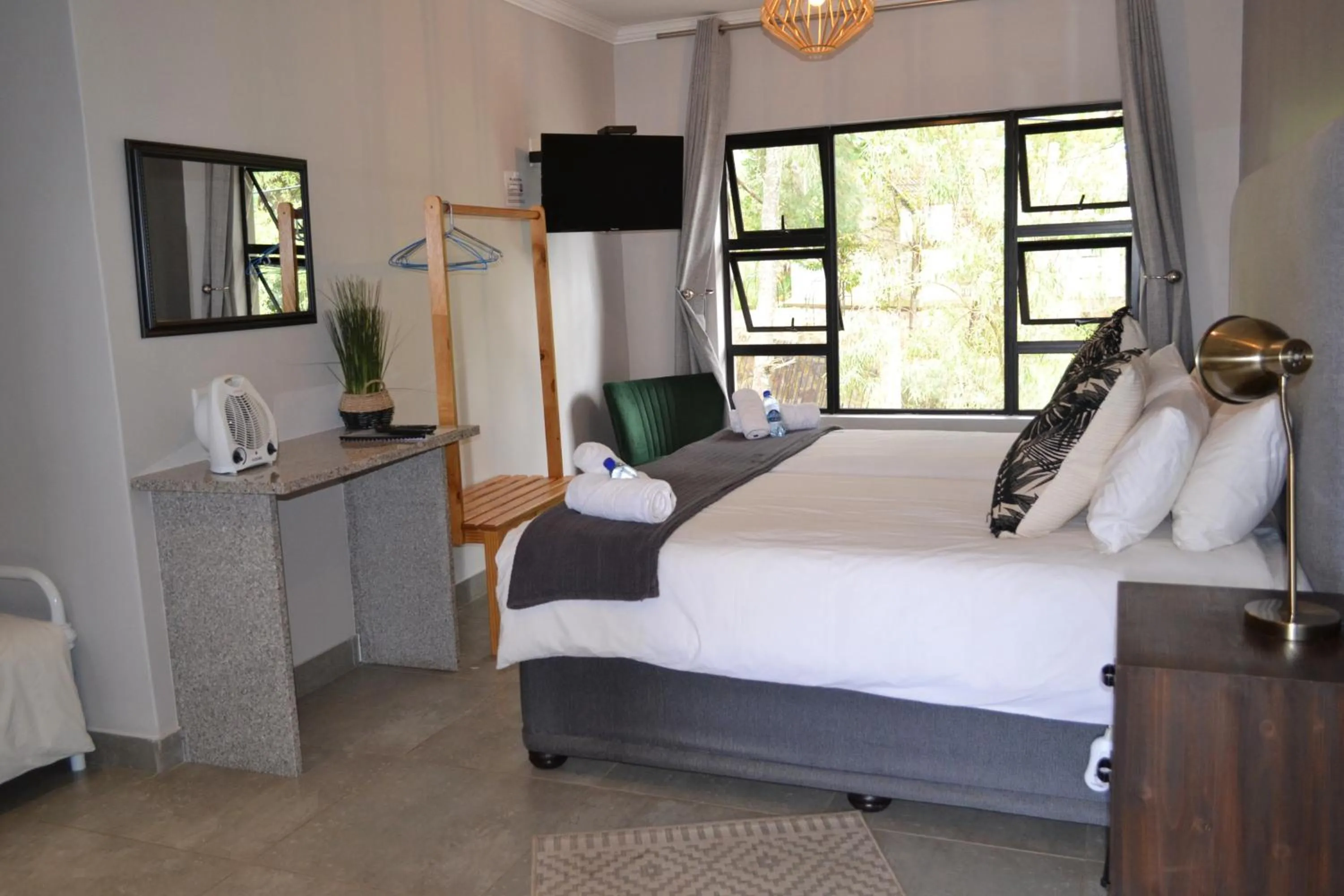 Bedroom, Bed in Sleep@84