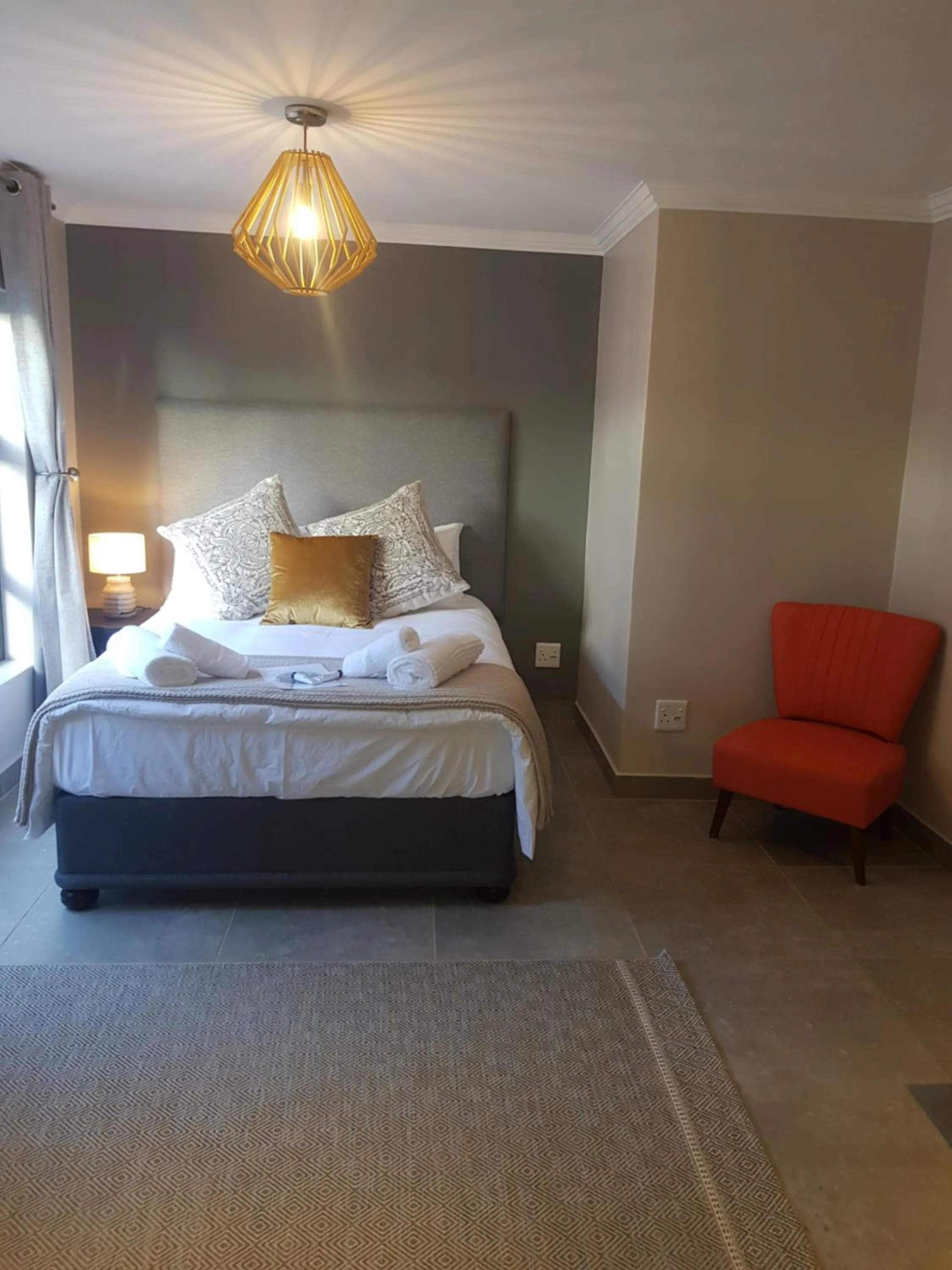 Bedroom, Bed in Sleep@84