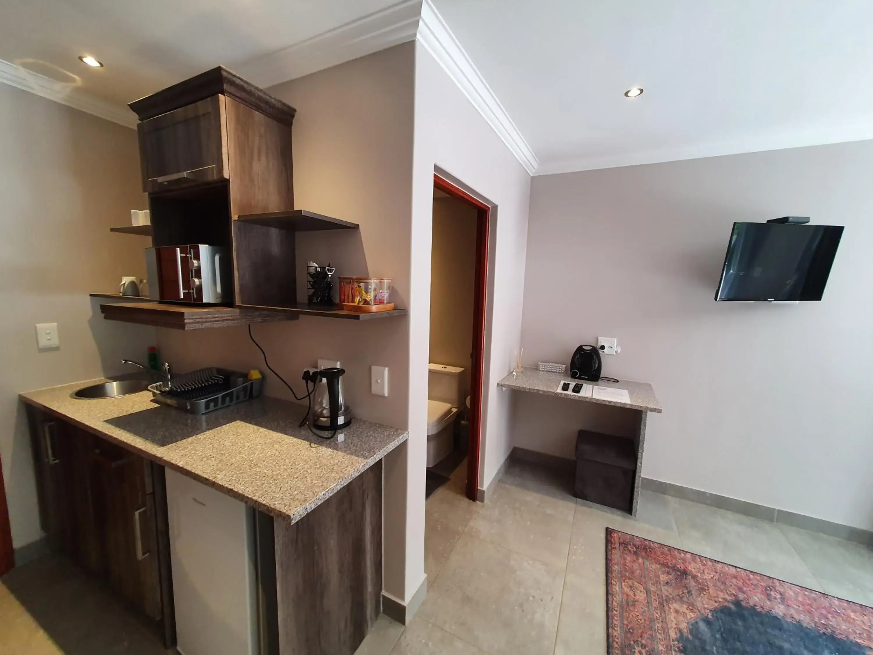 Double Room with Private Bathroom - single occupancy in Sleep@84 Double Room with Private Bathroom - single occupancy in Sleep@84