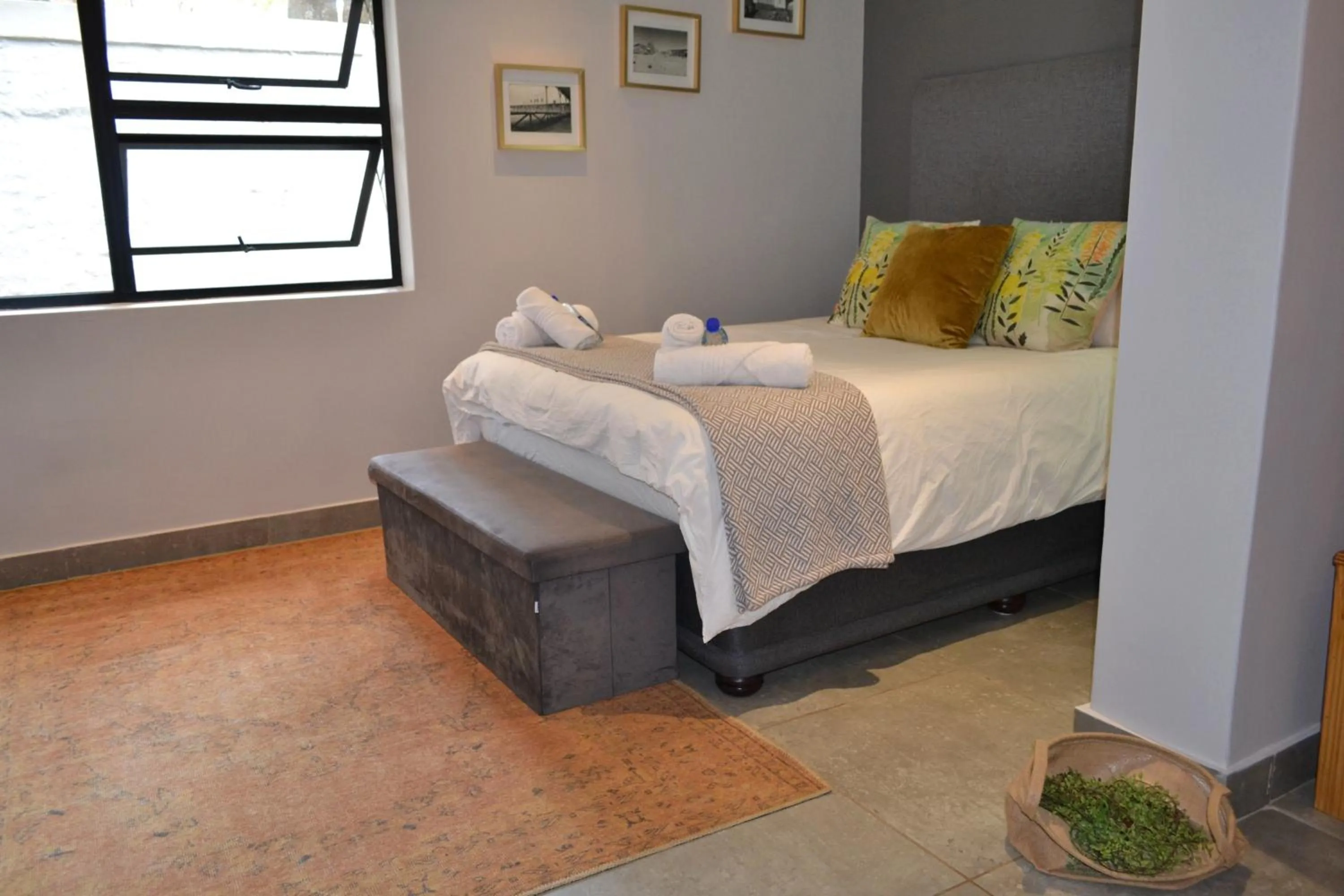 Bedroom, Bed in Sleep@84