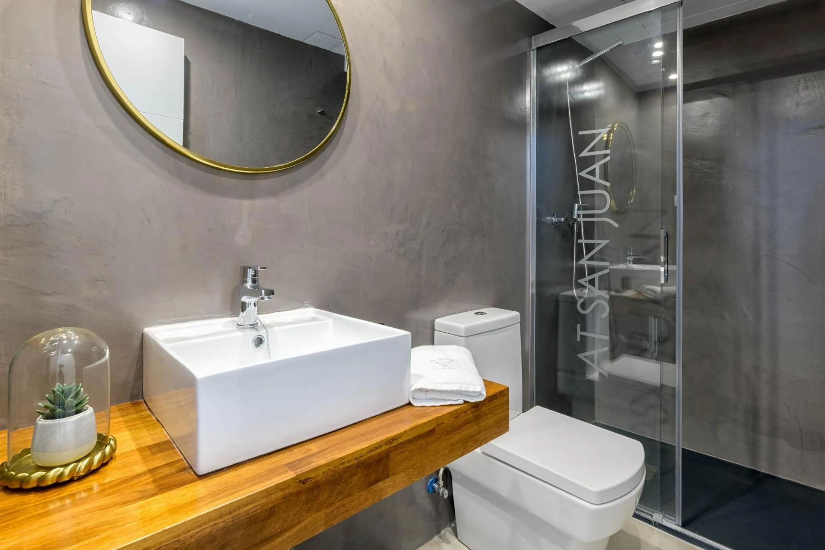 Bathroom in iloftmalaga San Juan