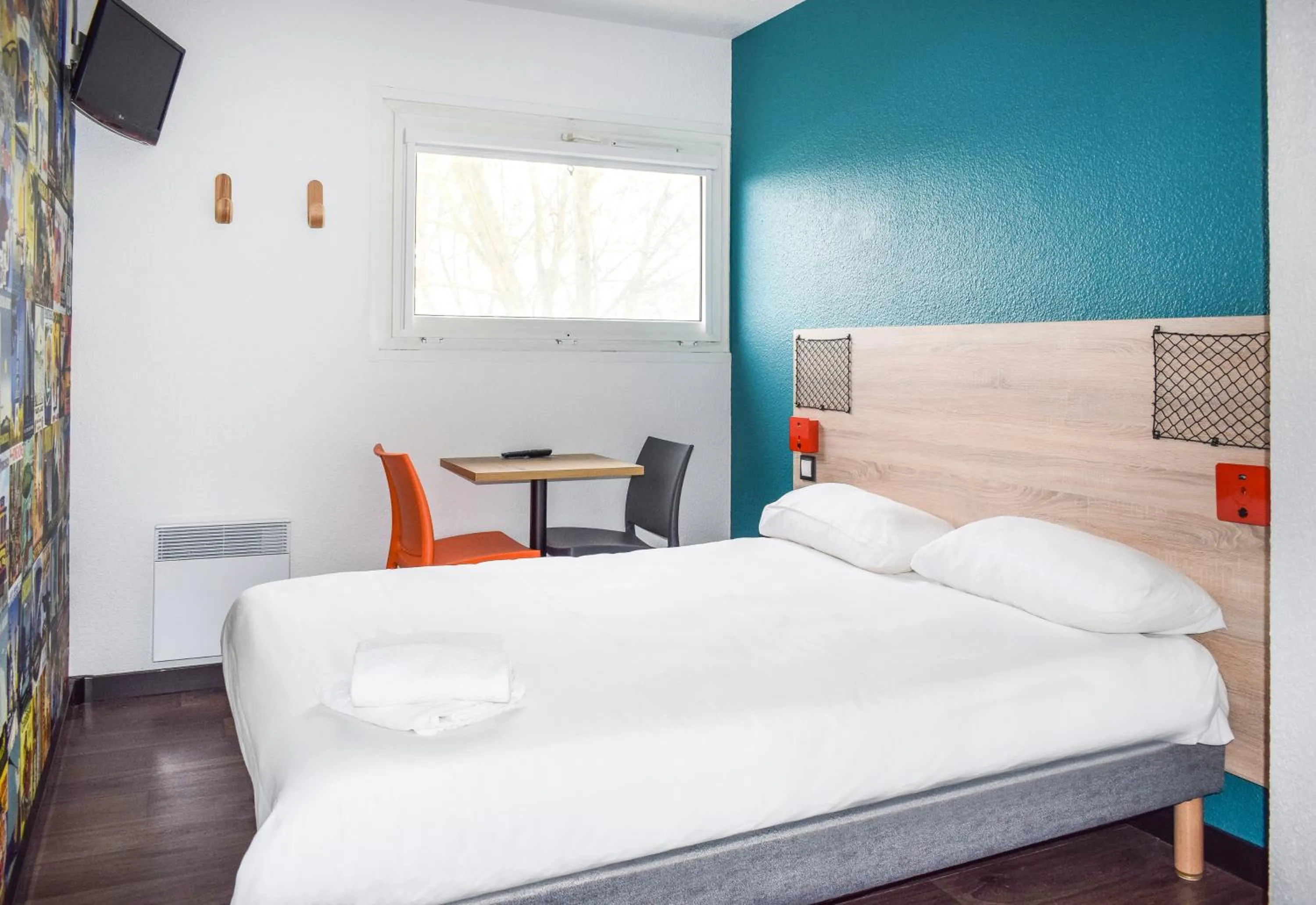 Bed in HotelF1 Marseille Provence