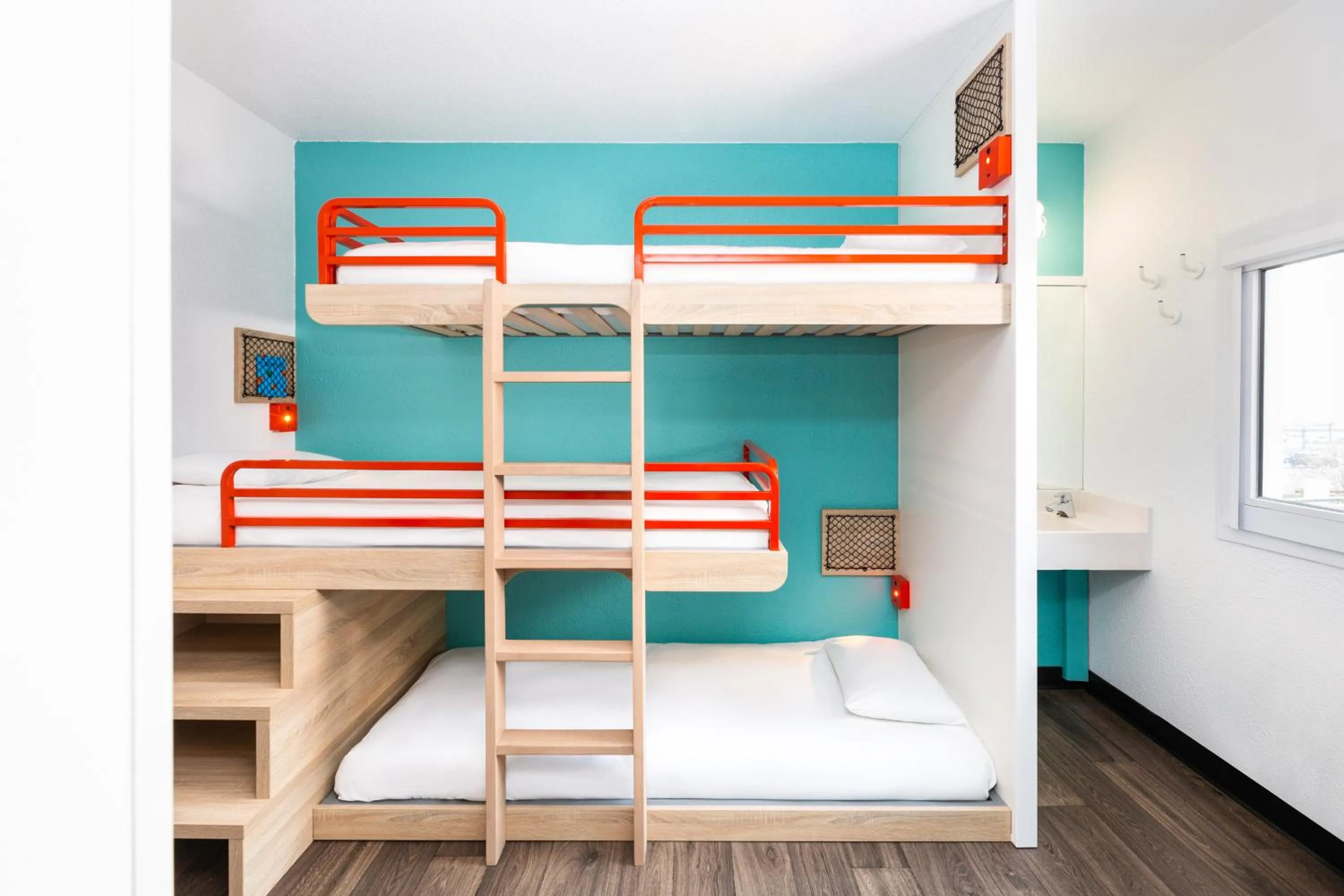 Bedroom, Bed in HotelF1 Marseille Provence