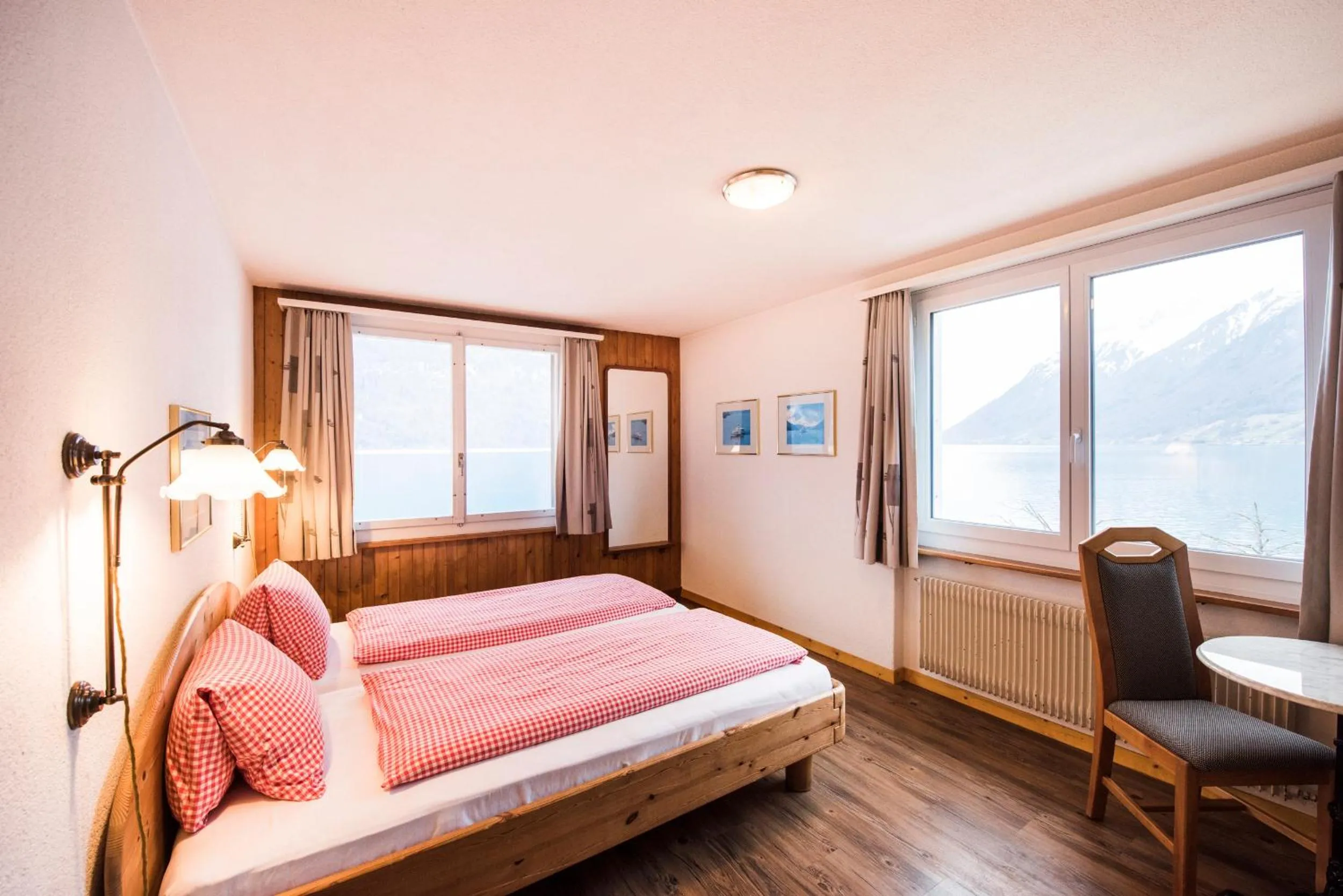 Photo of the whole room, Bed in Hotel Brienzerburli