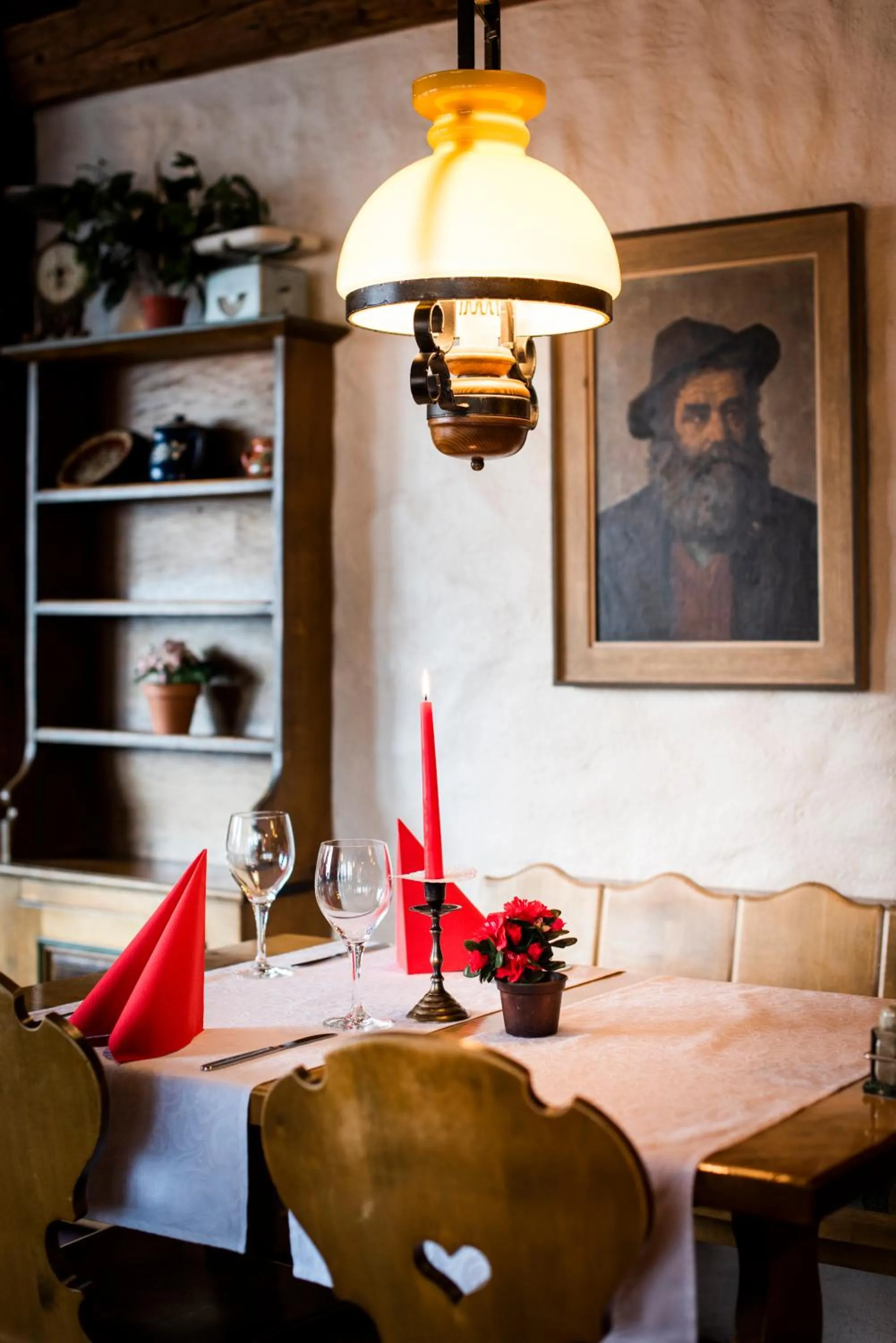 Dining area in Hotel Brienzerburli