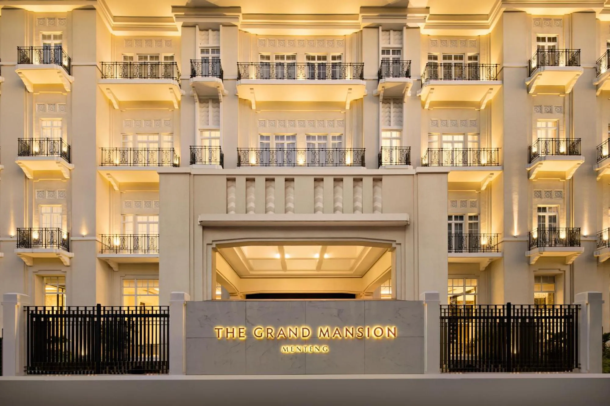 Facade/entrance in The Grand Mansion Menteng