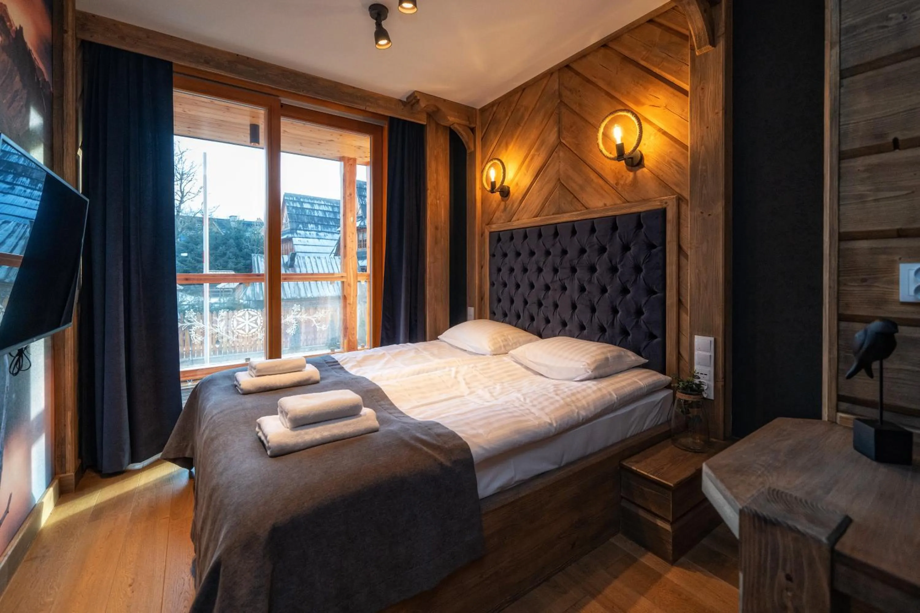 Bed in Mountain Shelter Apartments