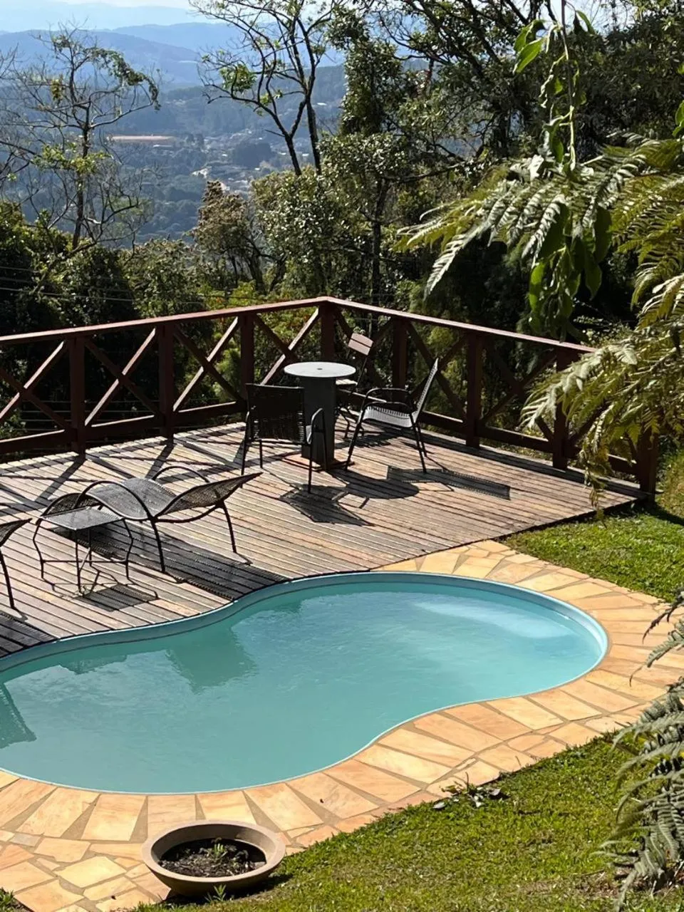 Swimming pool in Pousada VillaSerrana