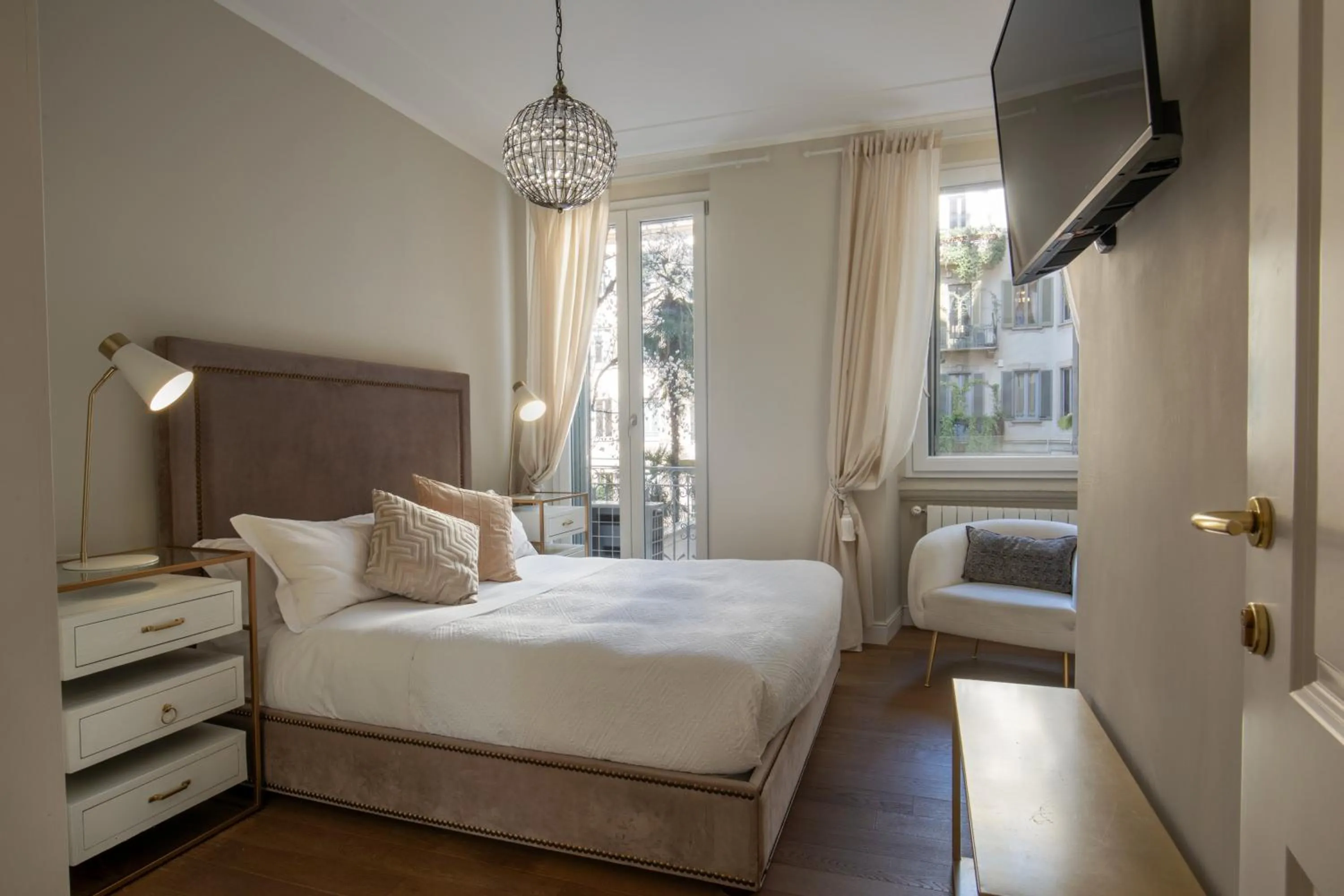 Bedroom, Bed in Daplace - Corso Monforte Suites