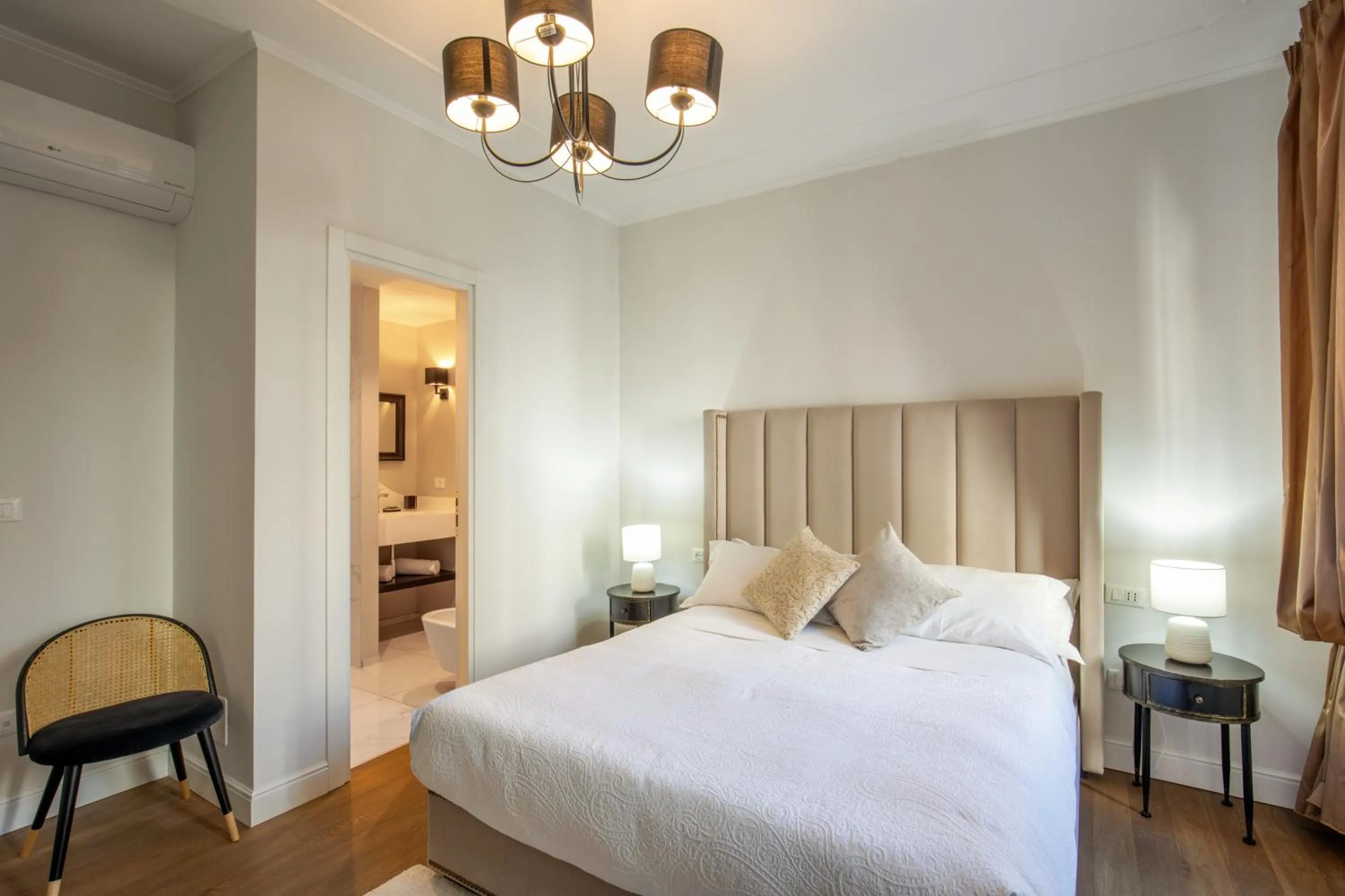 Bedroom, Bed in Daplace - Corso Monforte Suites