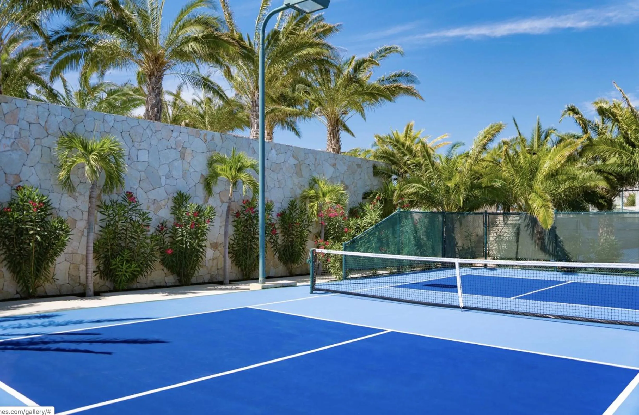 Tennis court in Bohari Palmilla