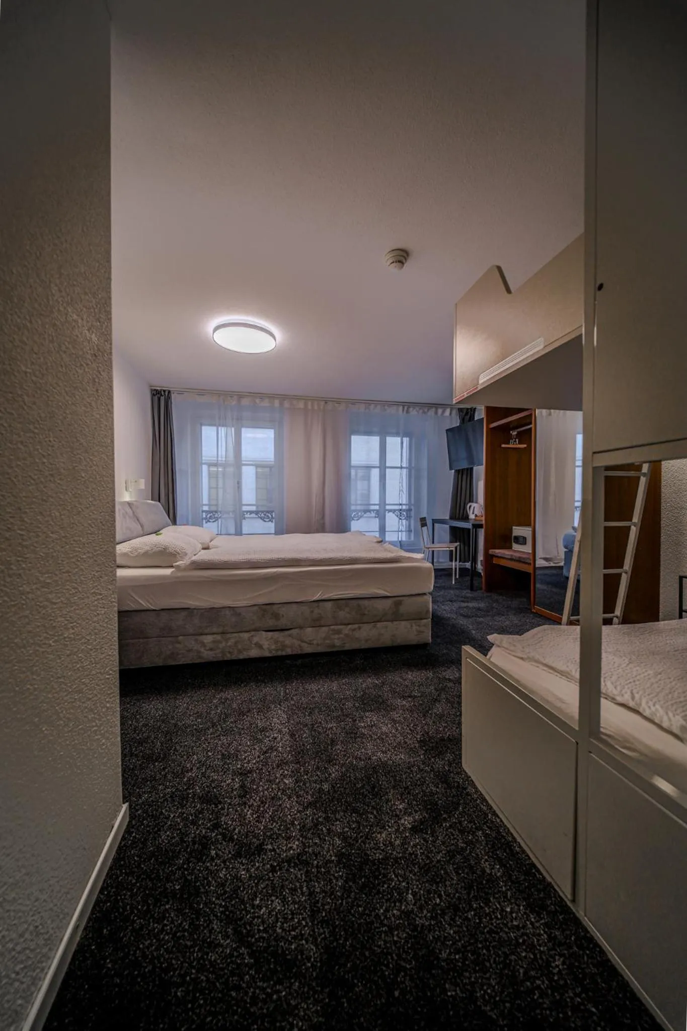 Bedroom, Bed in Hotel Baslertor