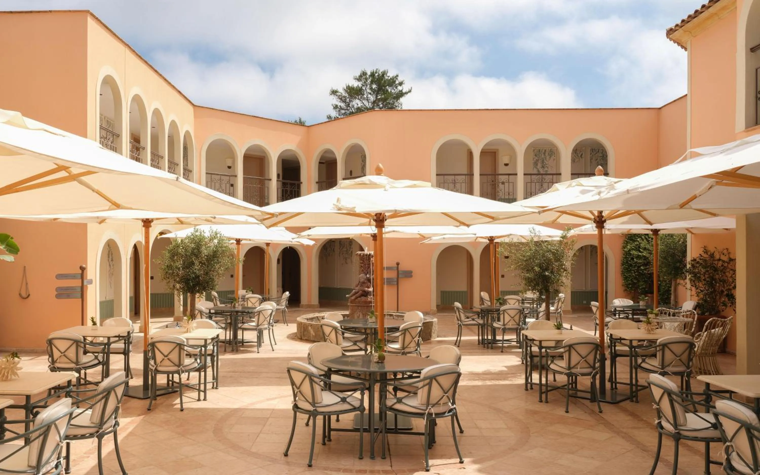 Restaurant/places to eat in Villa Miraé by Inwood Hotels - Cap d'Antibes