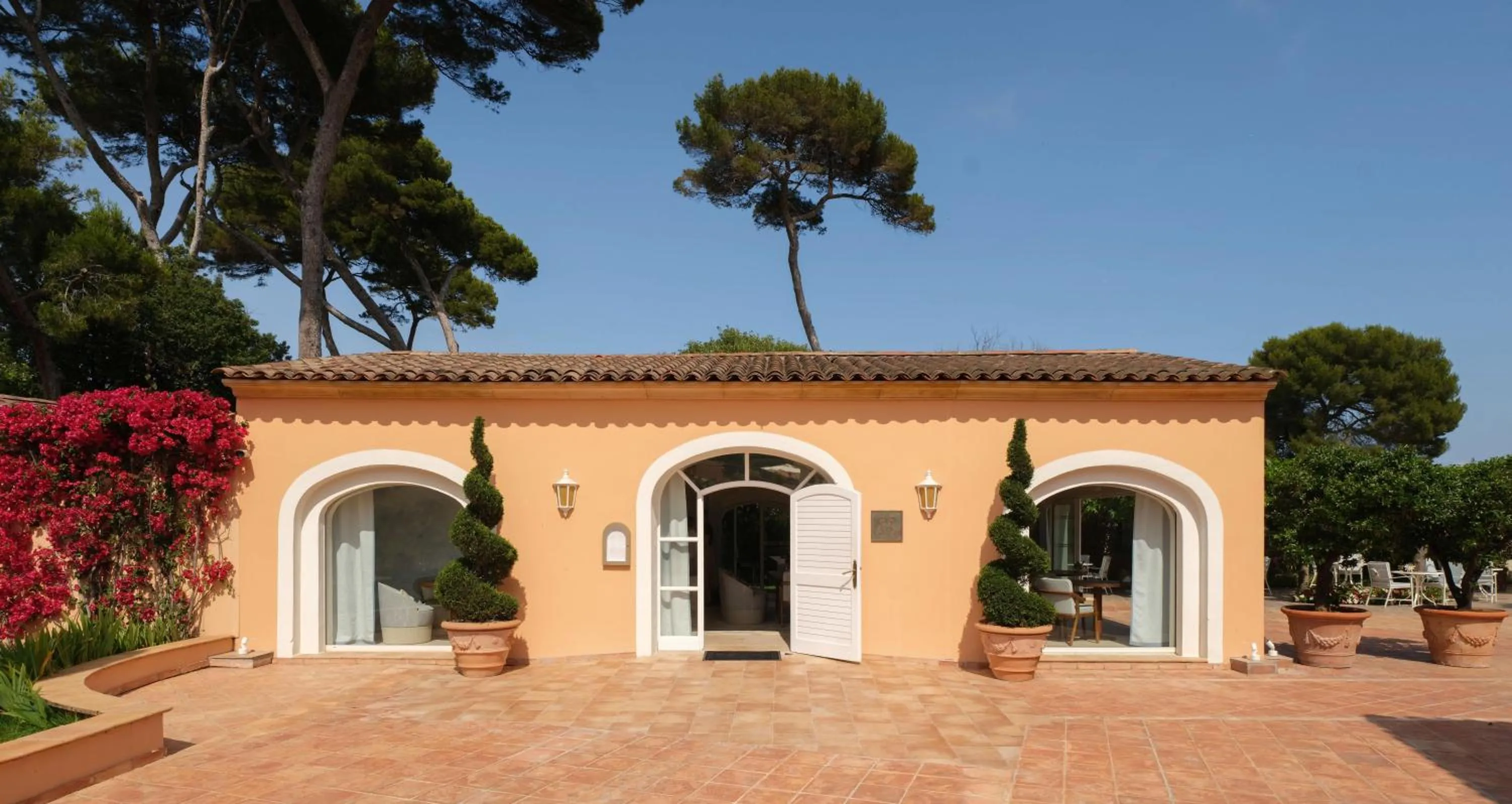 Property building in Villa Miraé by Inwood Hotels - Cap d'Antibes