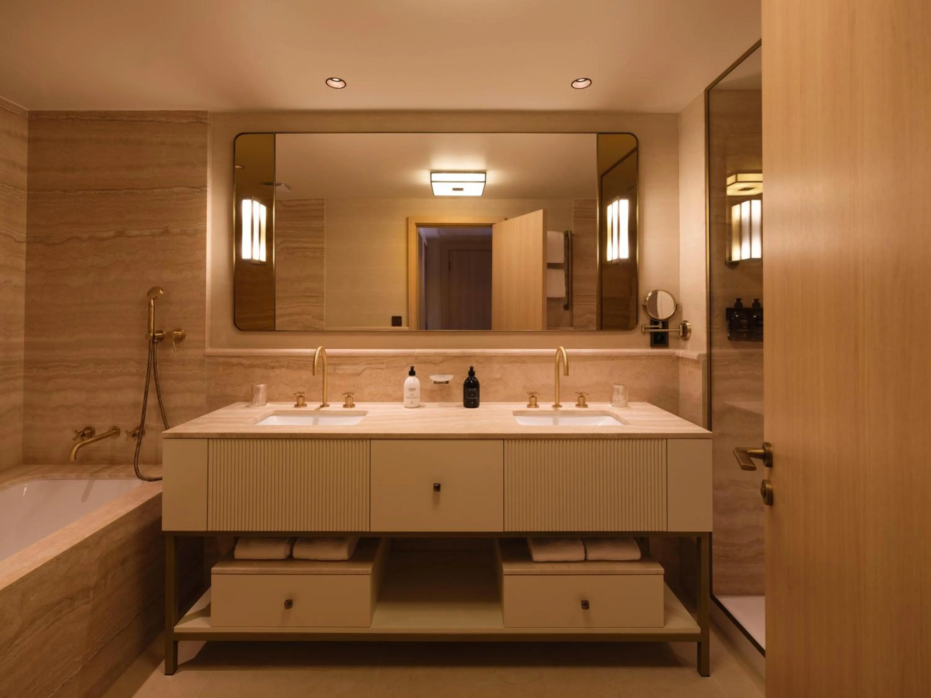 Bathroom in Villa Miraé by Inwood Hotels - Cap d'Antibes