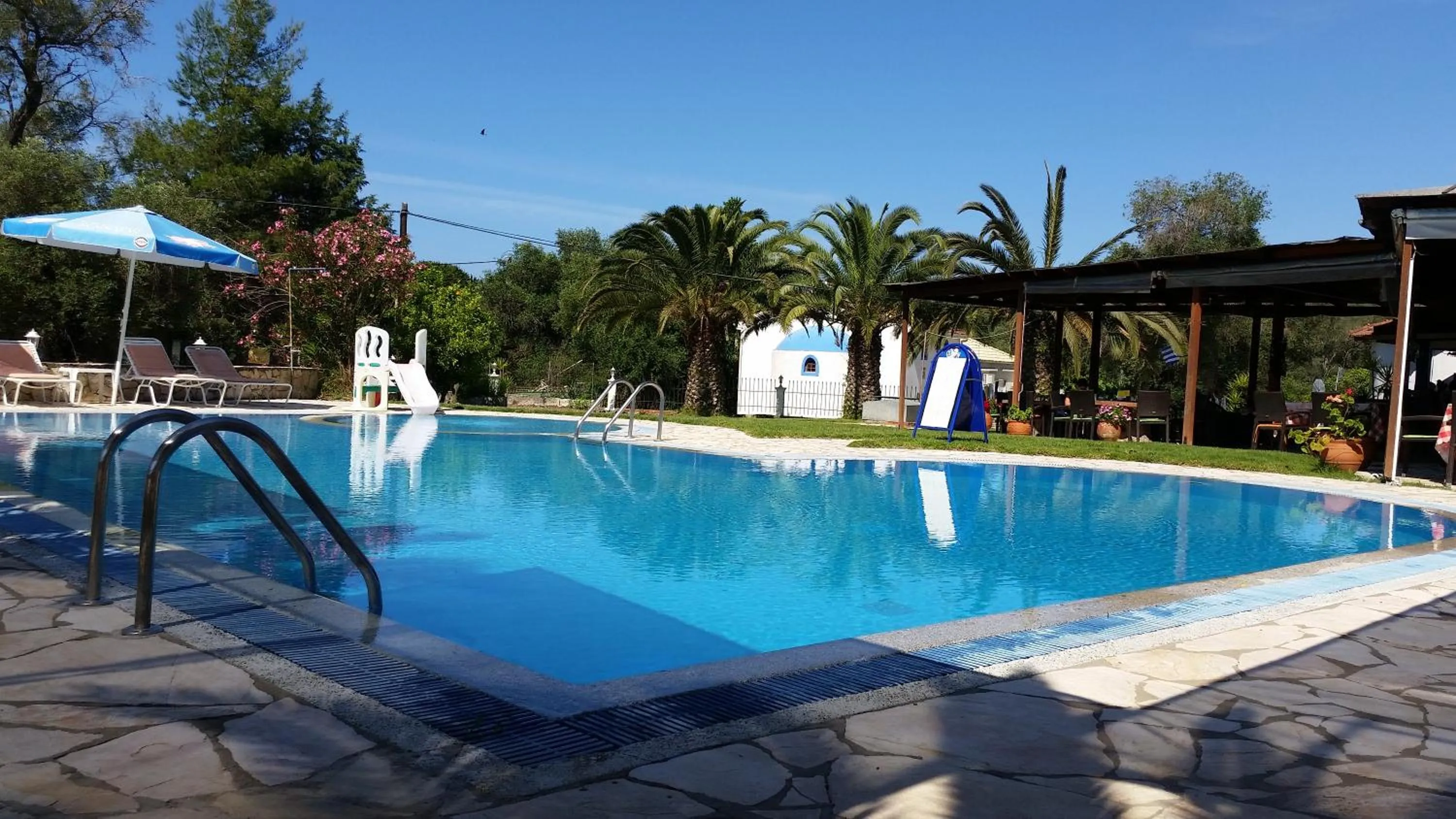 Swimming pool in Pension Nychterida