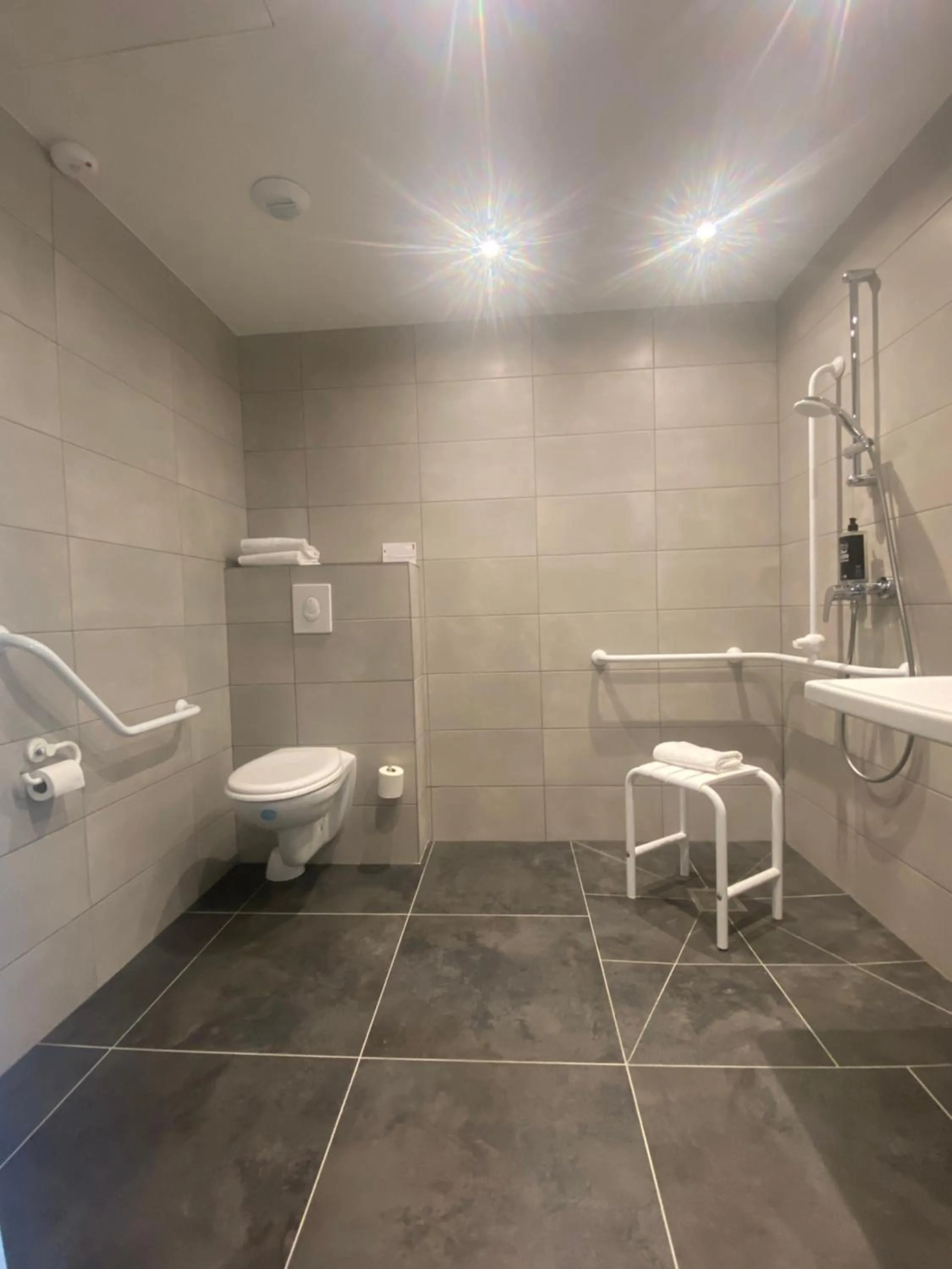 Shower in Hotel Ibis Budget Montpellier Centre Millenaire -