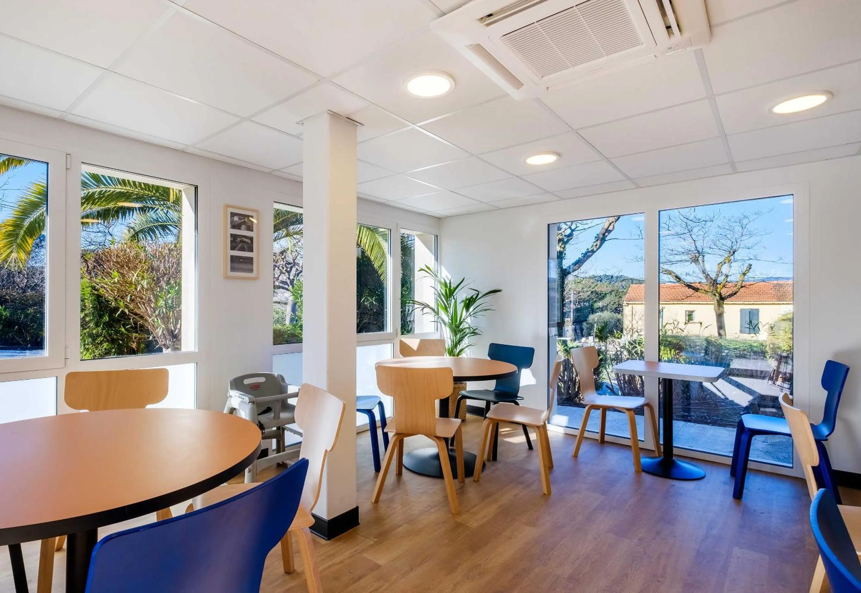 Restaurant/places to eat in B&B HOTEL Cannes Mouans Sartoux