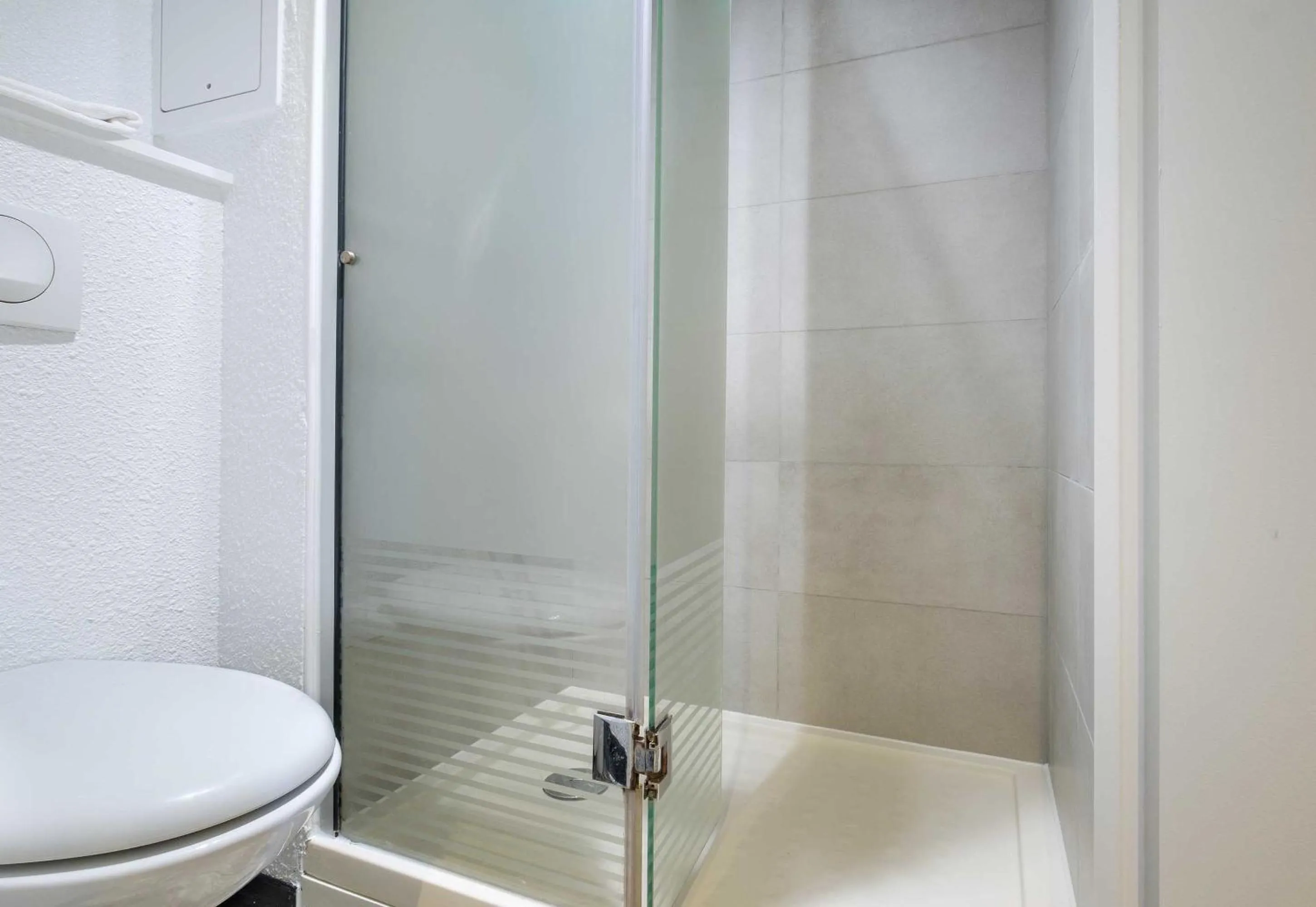 Bathroom in B&B HOTEL Cannes Mouans Sartoux