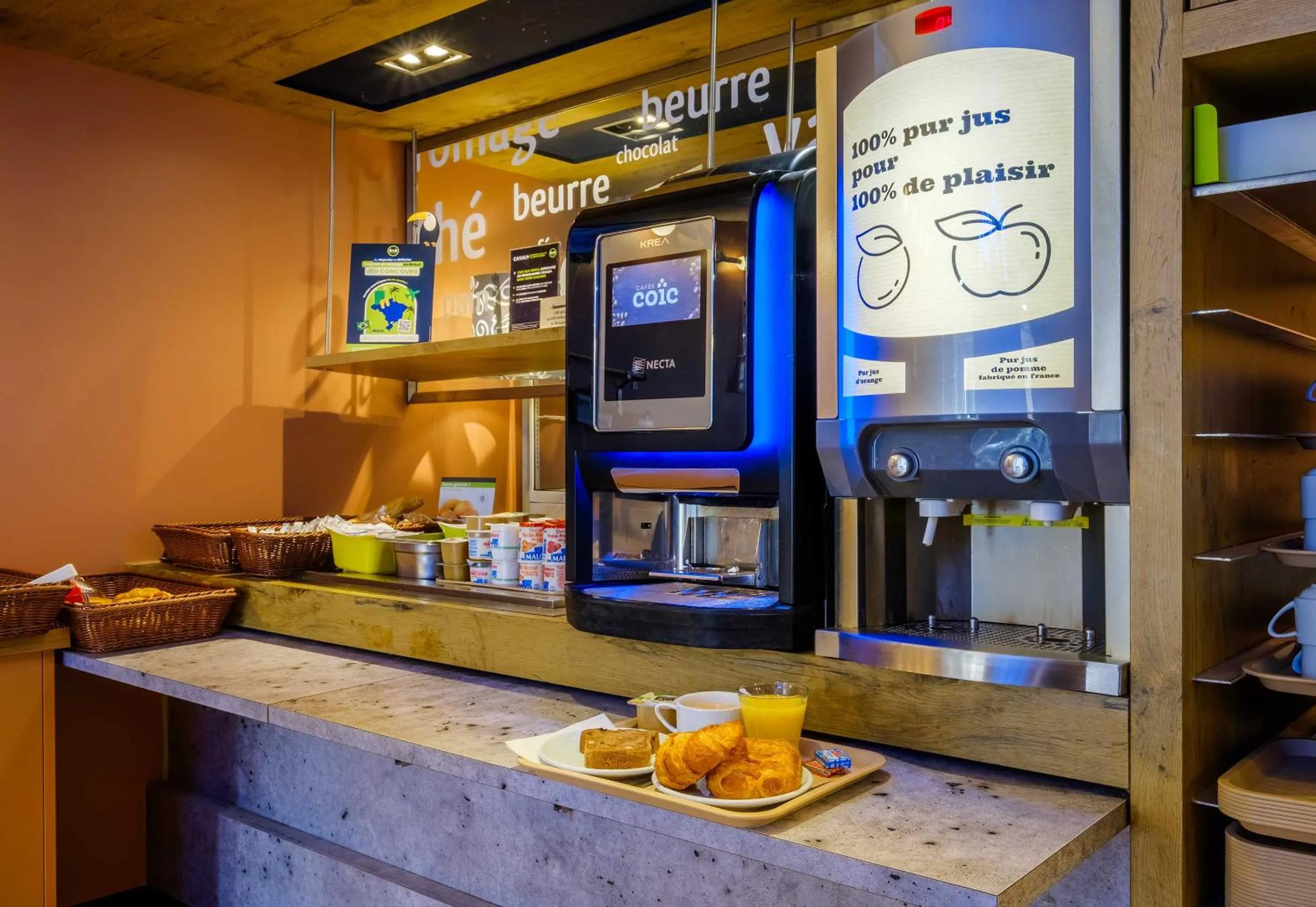 Breakfast in B&B HOTEL Cannes Mouans Sartoux