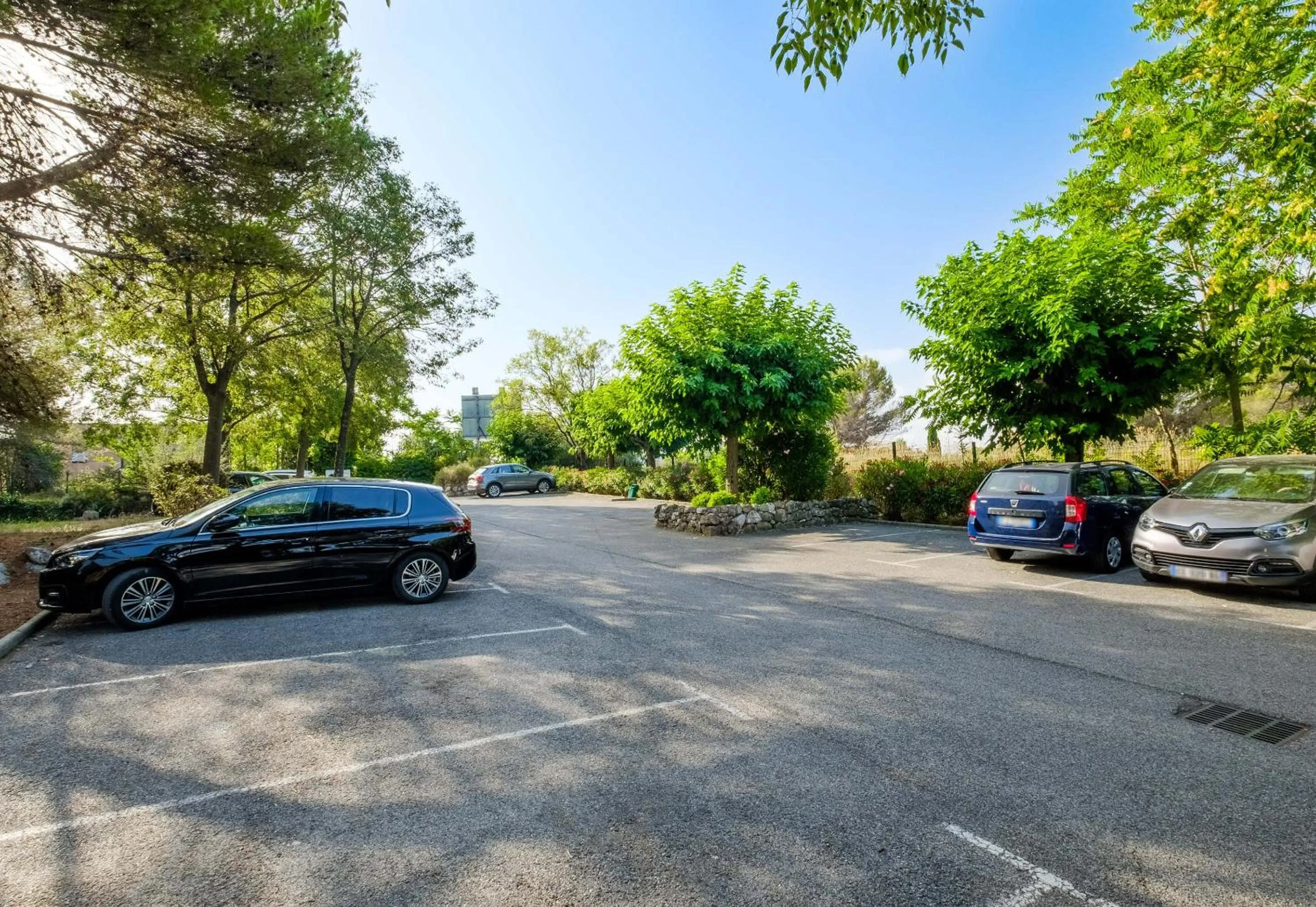 Parking in B&B HOTEL Cannes Mouans Sartoux