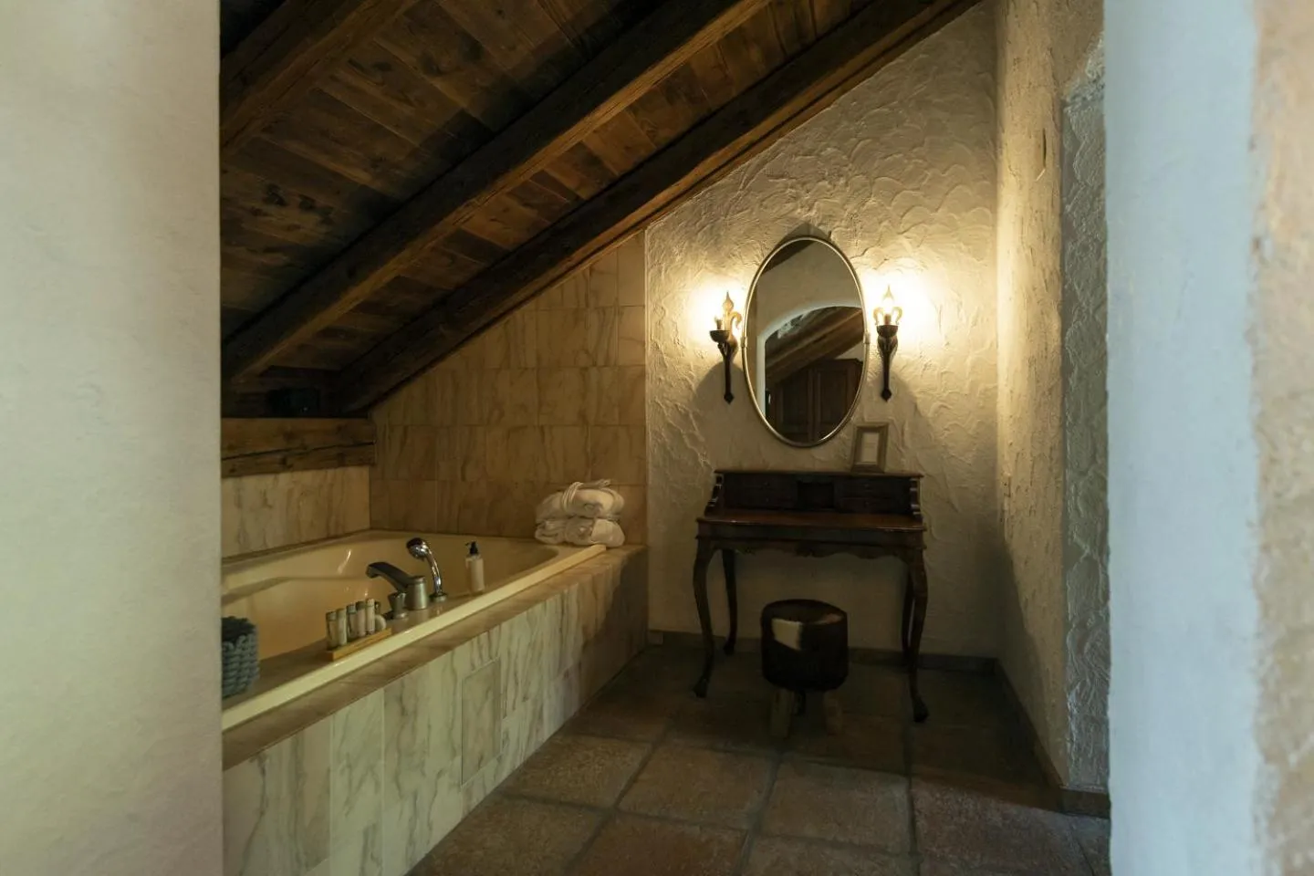 Bathroom in Swiss-Chalet Merlischachen - Historik Chalet-Hotel Lodge