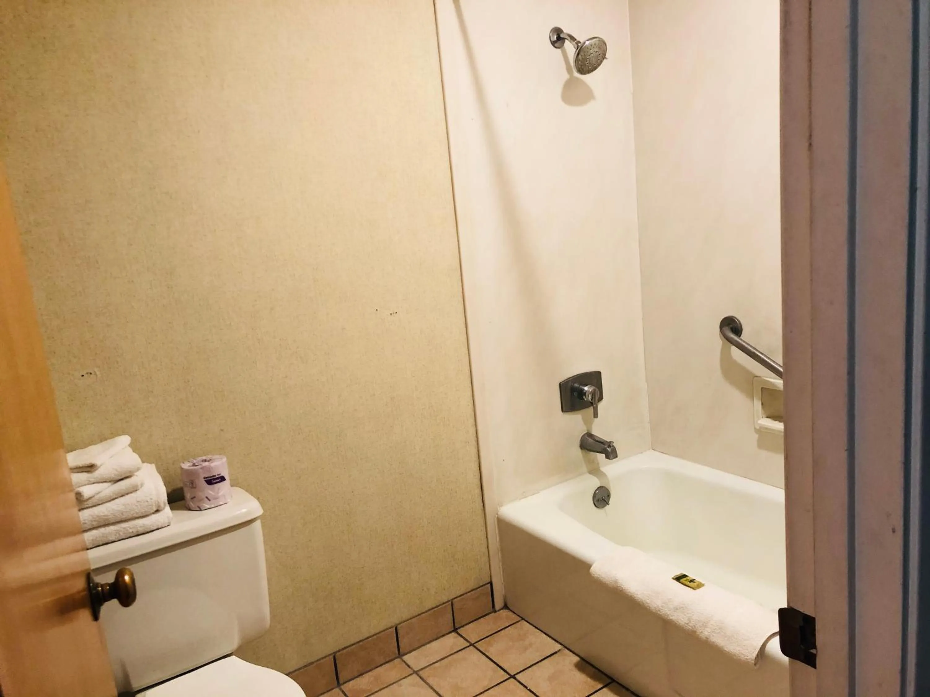 Bathroom in Motel Garberville